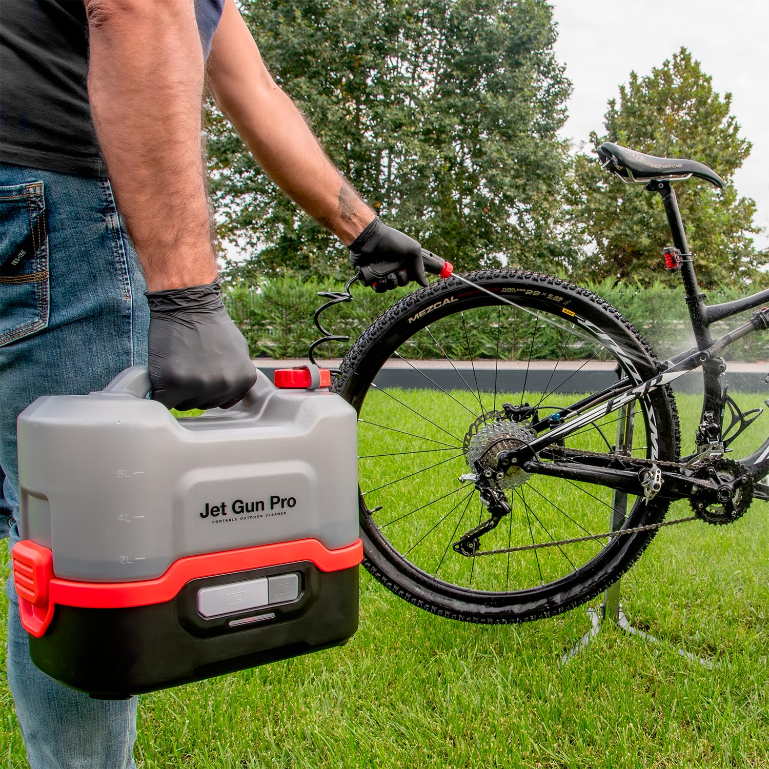 Errecom JET GUN PRO+, Hidrolimpiadora portátil con batería, cajón para accesorios, depósito de agua de 8 L y tubo en espiral de 3 m, Peso 2,9 kg