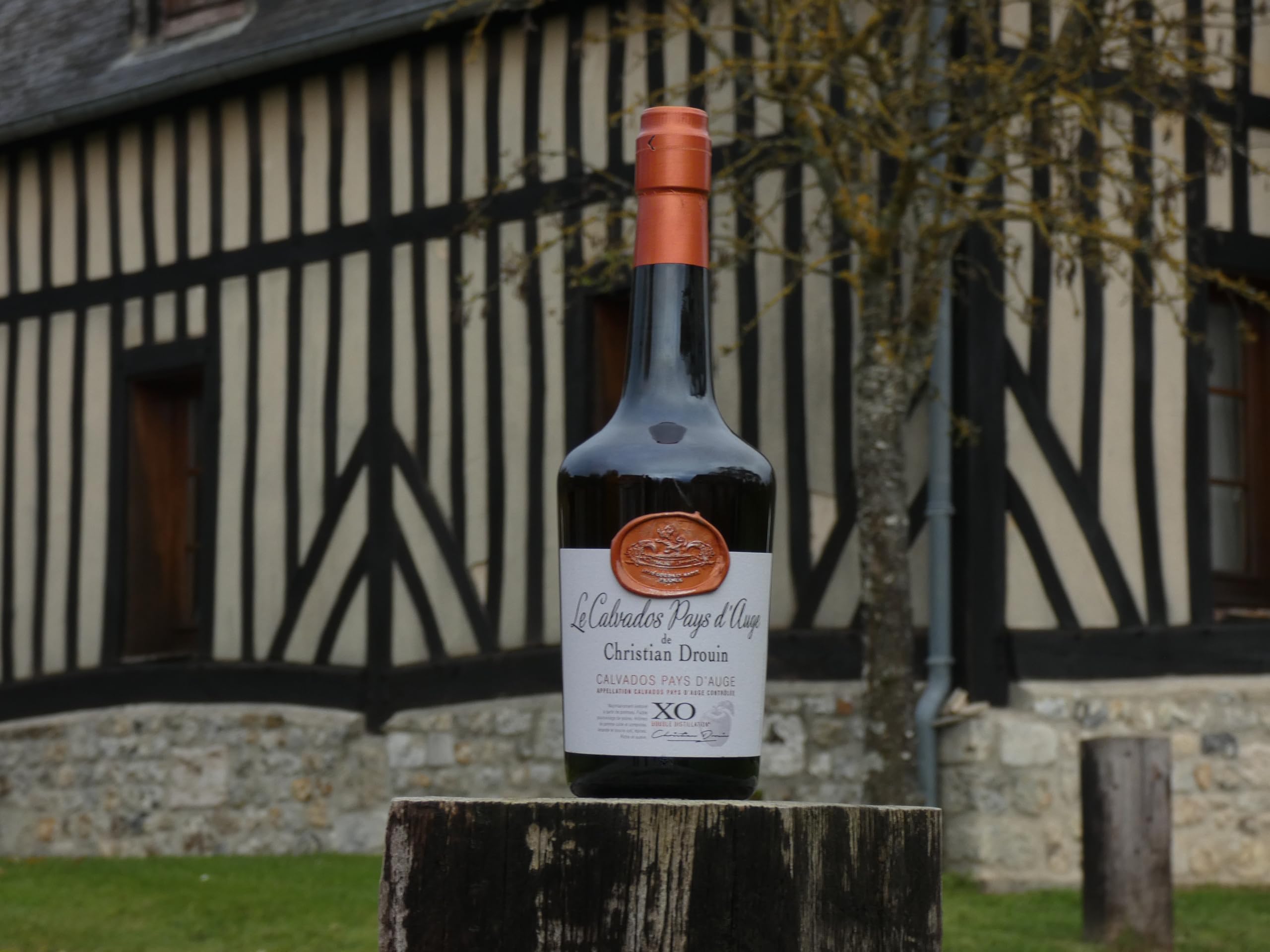 Christian Drouin Calvados XO | Französischer Apfelbrand | Langjährig Gereift | Komplex & Vollmundig | AOC Pays d'Auge | 40% Vol. | 700 ml
