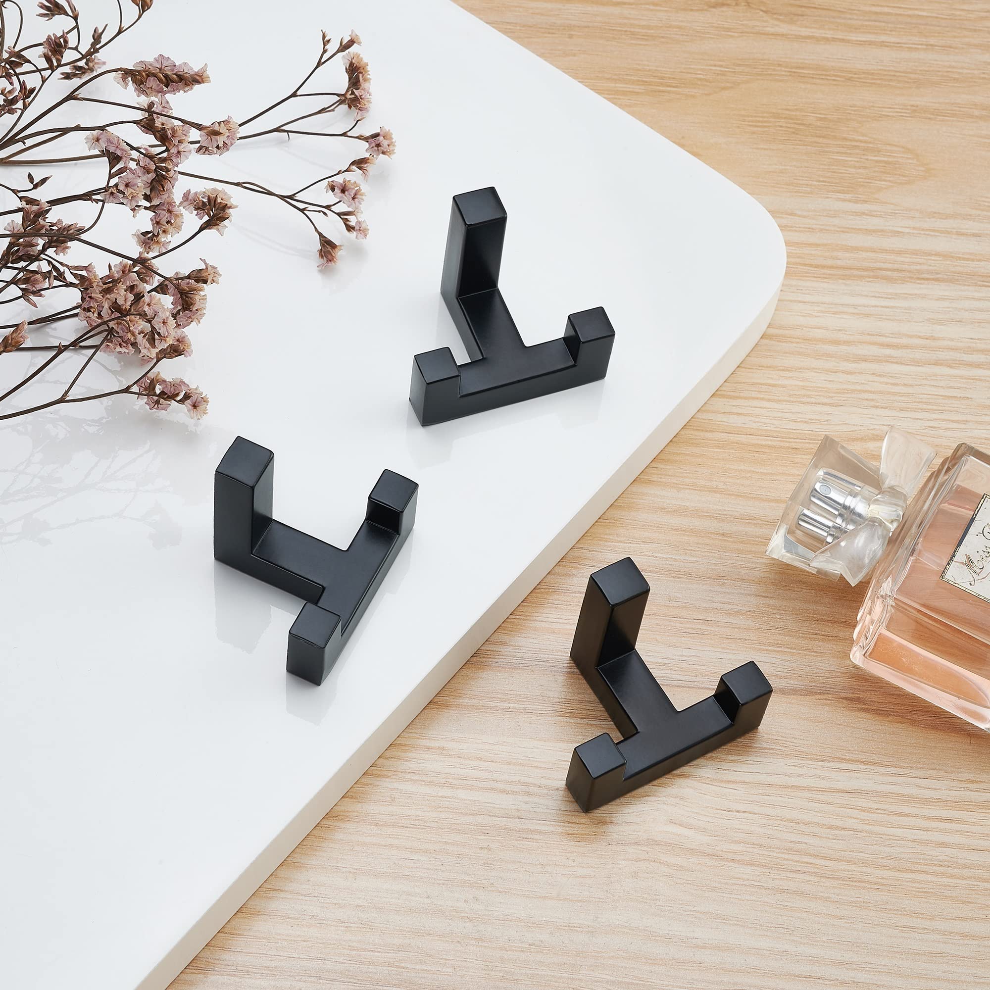 Hakenleiste Wandhaken Mantelhaken Schwarz Matt Edelstahl Doppelhaken for Eintrittsküche Badezimmer Hochleistungshaken kleiderhaken (Color : 5pcs)