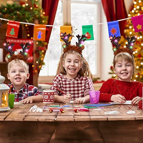 Miniatura 6 de ArtCreativity Diademas de reno de Navidad iluminadas, juego de 4 diademas de cuernos de reno de Navidad, diademas de orejas de reno con luces LED y