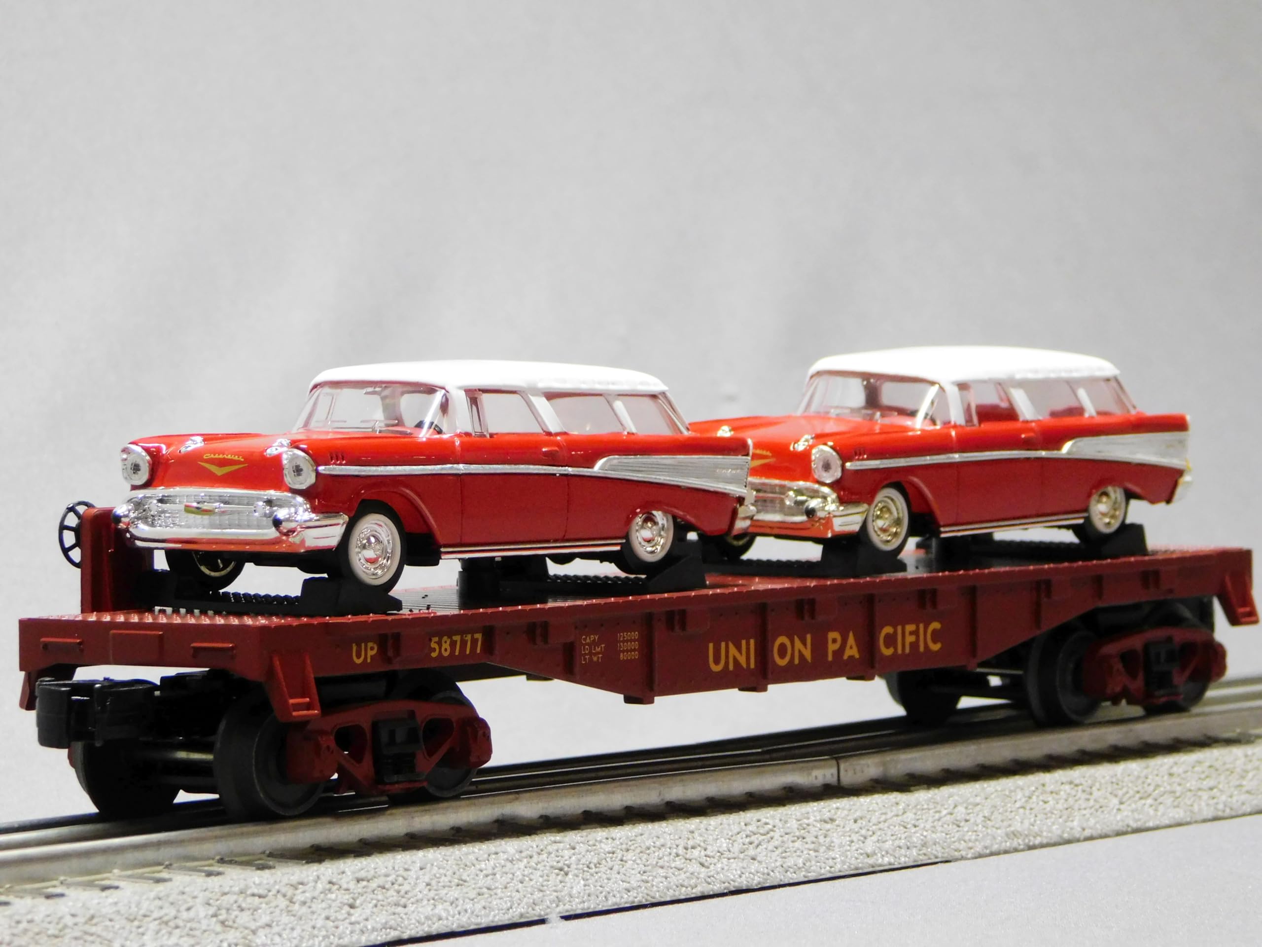 M.T.H. Electric Trains MTH RAILKING Union Pacific Flat CAR W/Chevy Nomad 30-76874