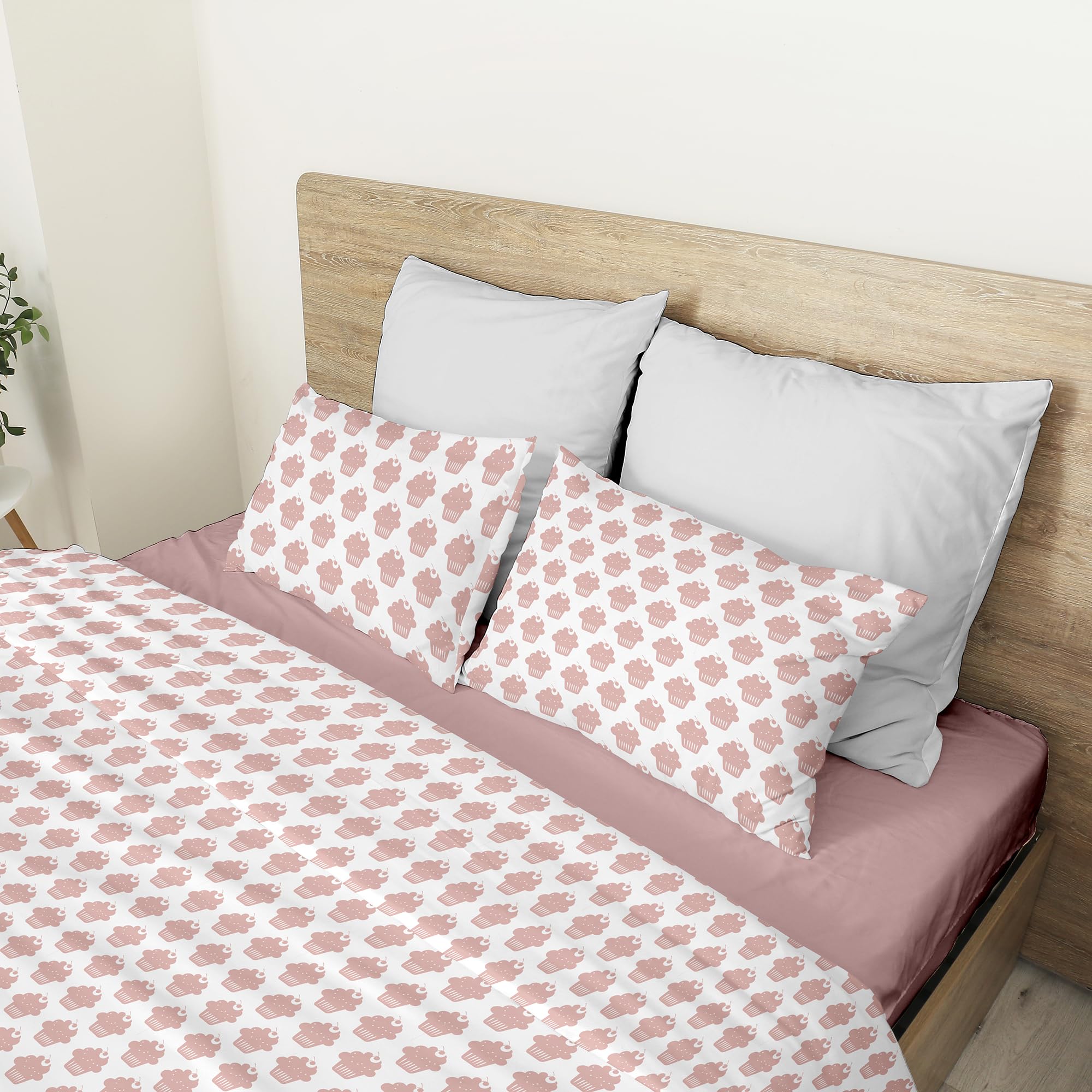 Ruggeri - Set Lenzuola Letto Matrimoniali 4 Pezzi in 100% Cotone di Alta Qualità, Lenzuolo con Angoli 170x200 cm, Lenzuolo Piatto 240x280 cm e 2 Federe 50x80 cm (Cupcakes Rosa, Matrimoniale)