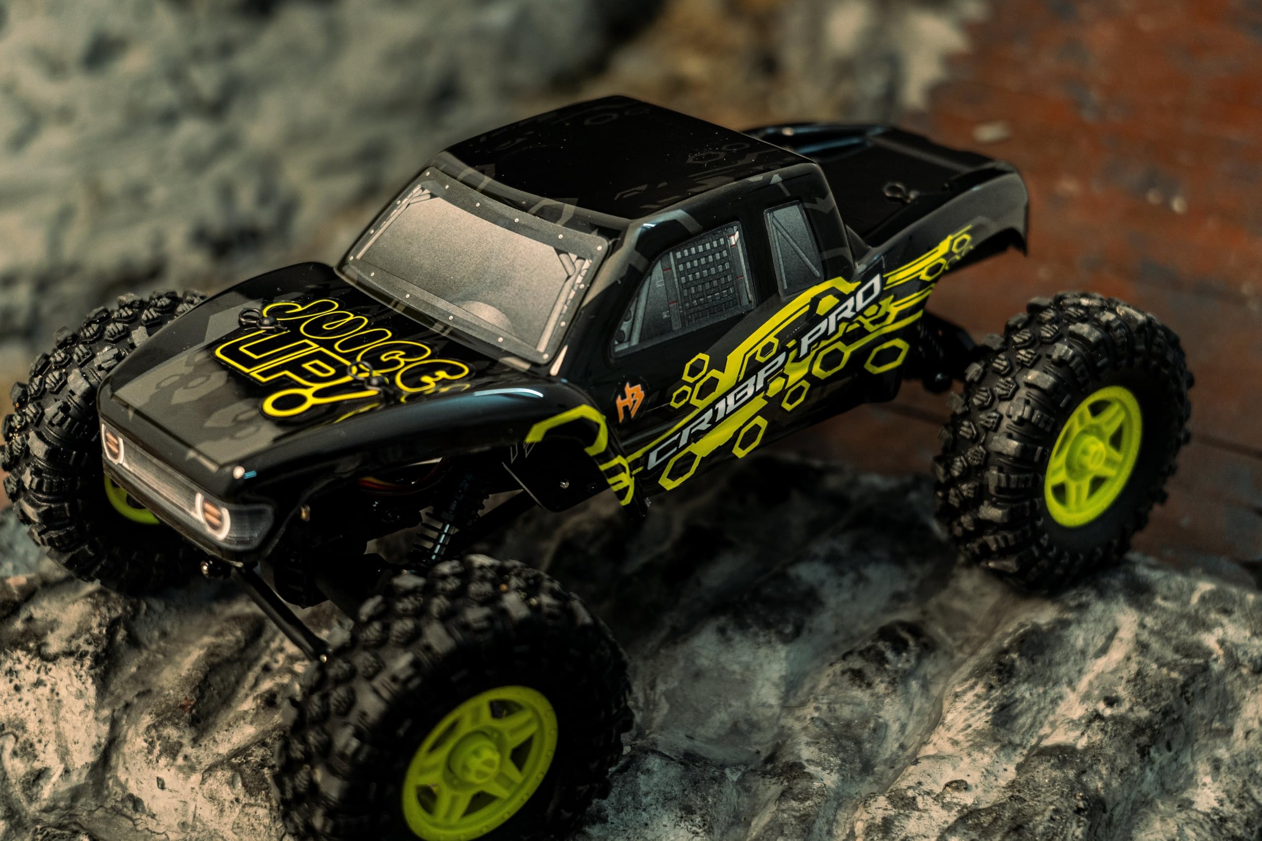 HobbyPlus CR-18P PRO Juice Up Edition RTR con HBW Electronics, 2.4GHz 4CH TX - Control remoto Crawler, RC Rock Crawler 1/18 Full Lock 4WD Off-Road para adultos (amarillo (HBP1810360-JUYW))