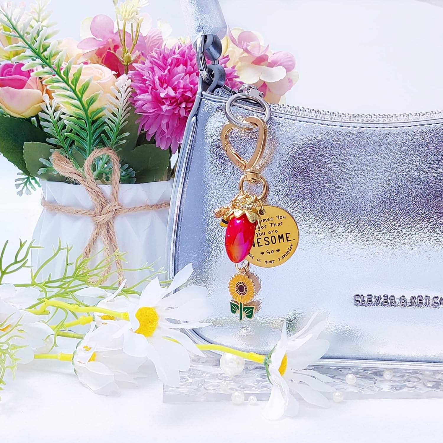 2Pcs Cherry Keychain & Pearl Bow Keychain, Sparkly Bowknot Purse Charm Flower Key Chain for Handbags Backpacks Keys