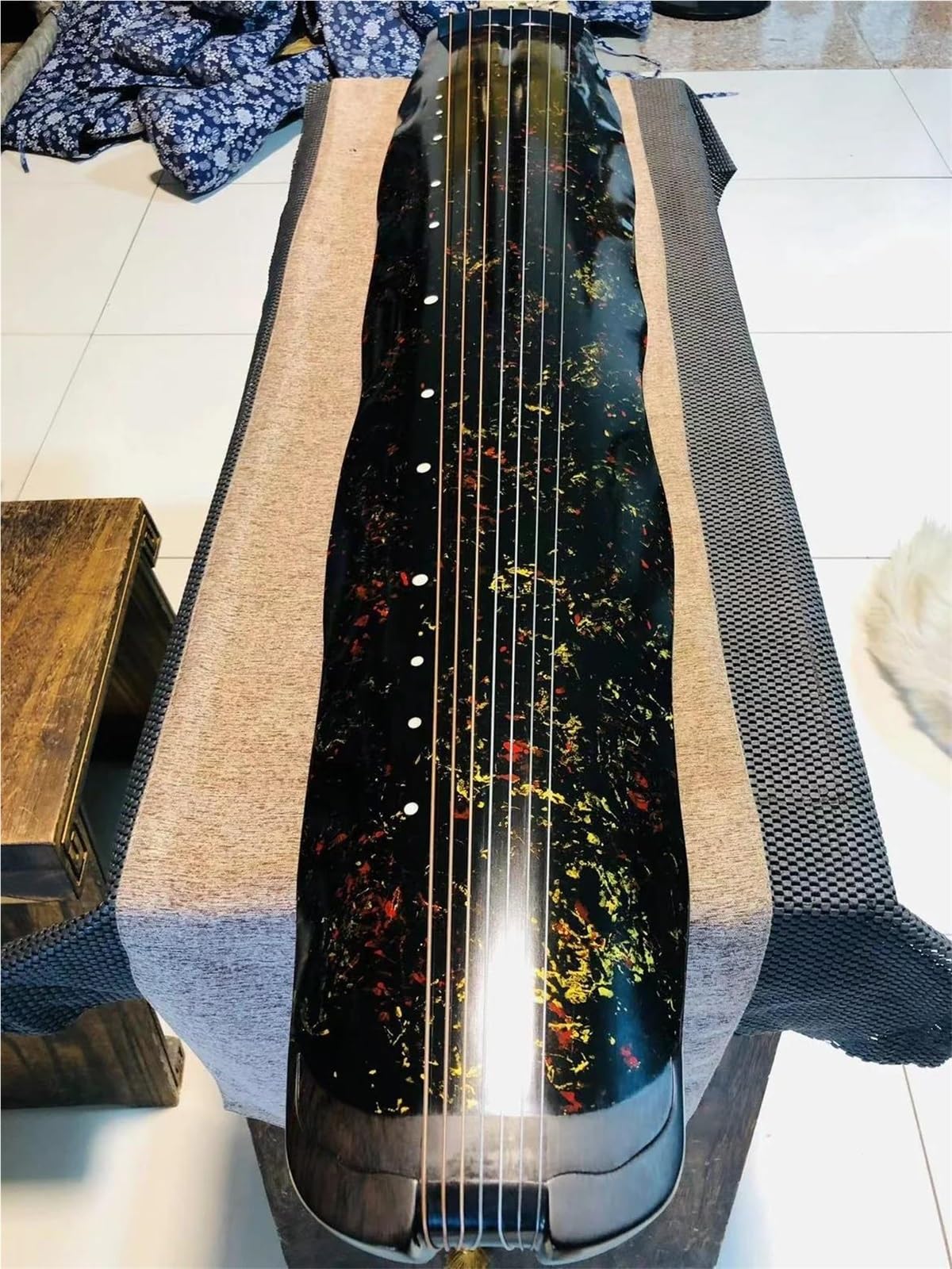 Chiński Instrument Strunowy W Kształcie Liścia Bananowca Ze Starego Drewna Cedrowego Guqin Guqin (chińska Cytra)