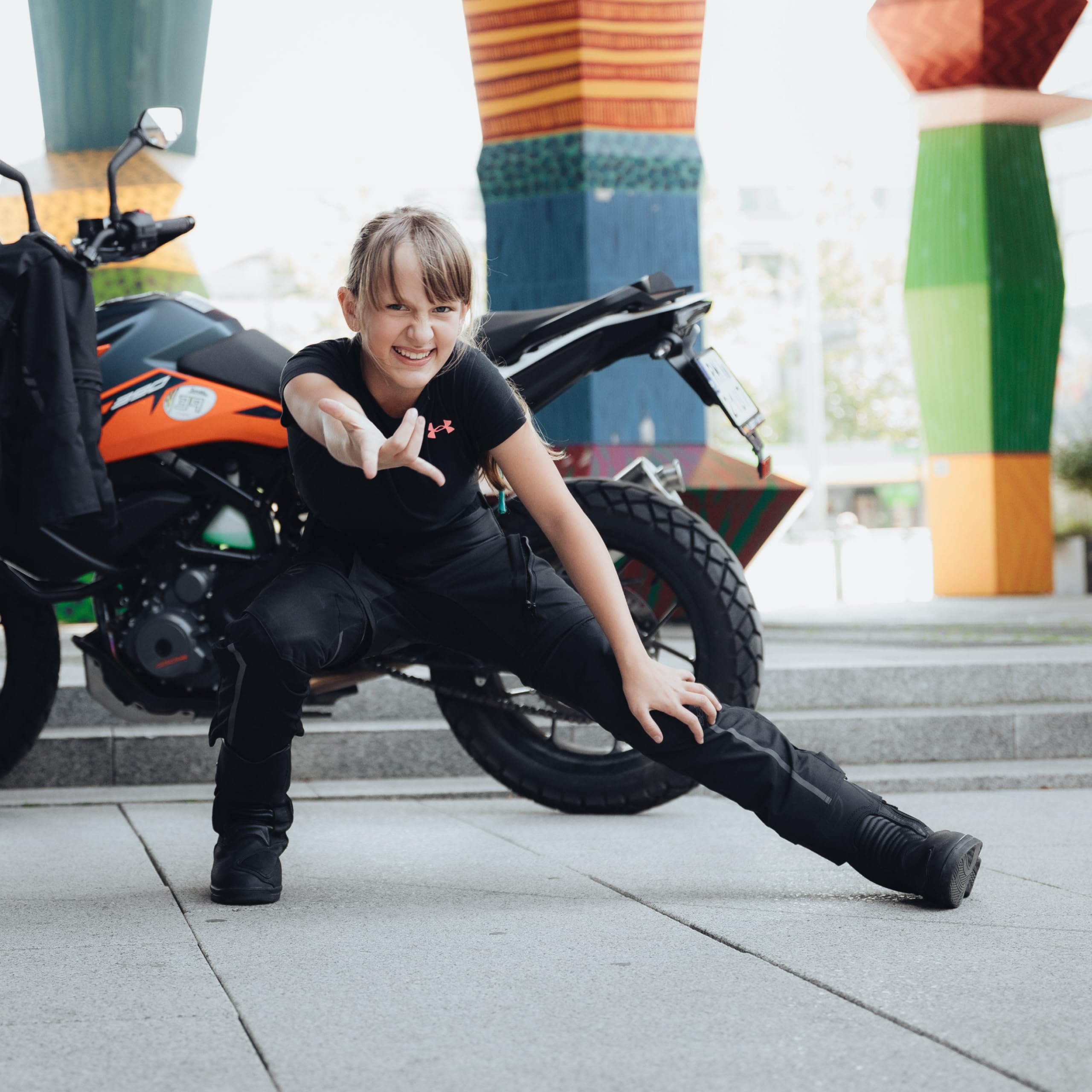 OZONE MOTO Union Junior Pantalon de Moto Enfant | Textiles | Protecteurs de Genou Niveau 1 | Membrane Intégrée | Possibilité d'extension de Jambe | 2 Canaux de Ventilation | 3 Tailles