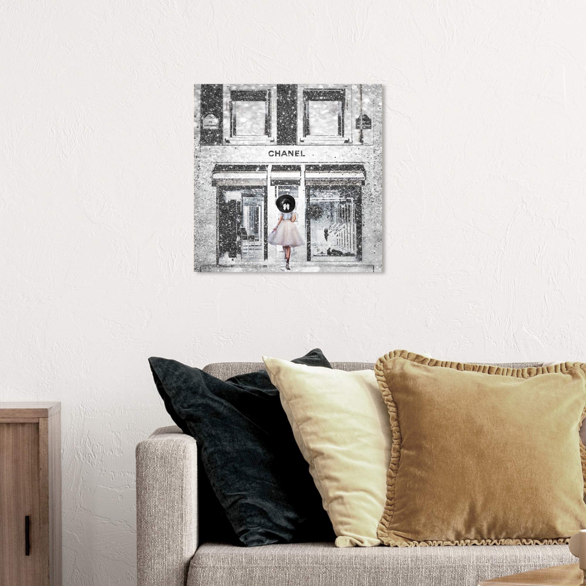 Amazon.com: Oliver Gal 'Queen of the Store' The Fashion Wall Art