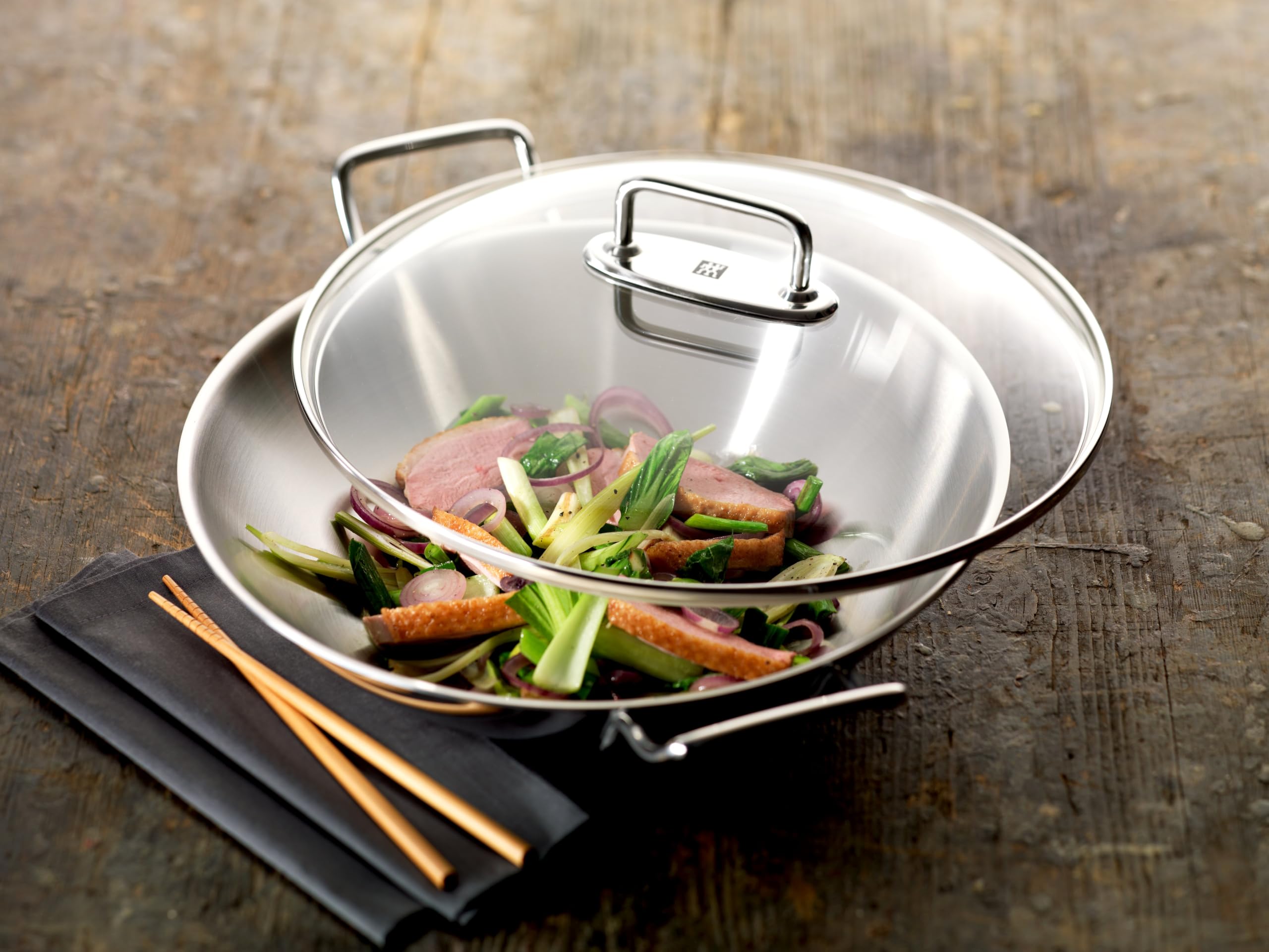 ZWILLING Plus Wokpfanne, 32 cm, Edelstahl, mit Glasdeckel und Edelstahlgitter, Backofen und Induktionsgeeignet, Silber