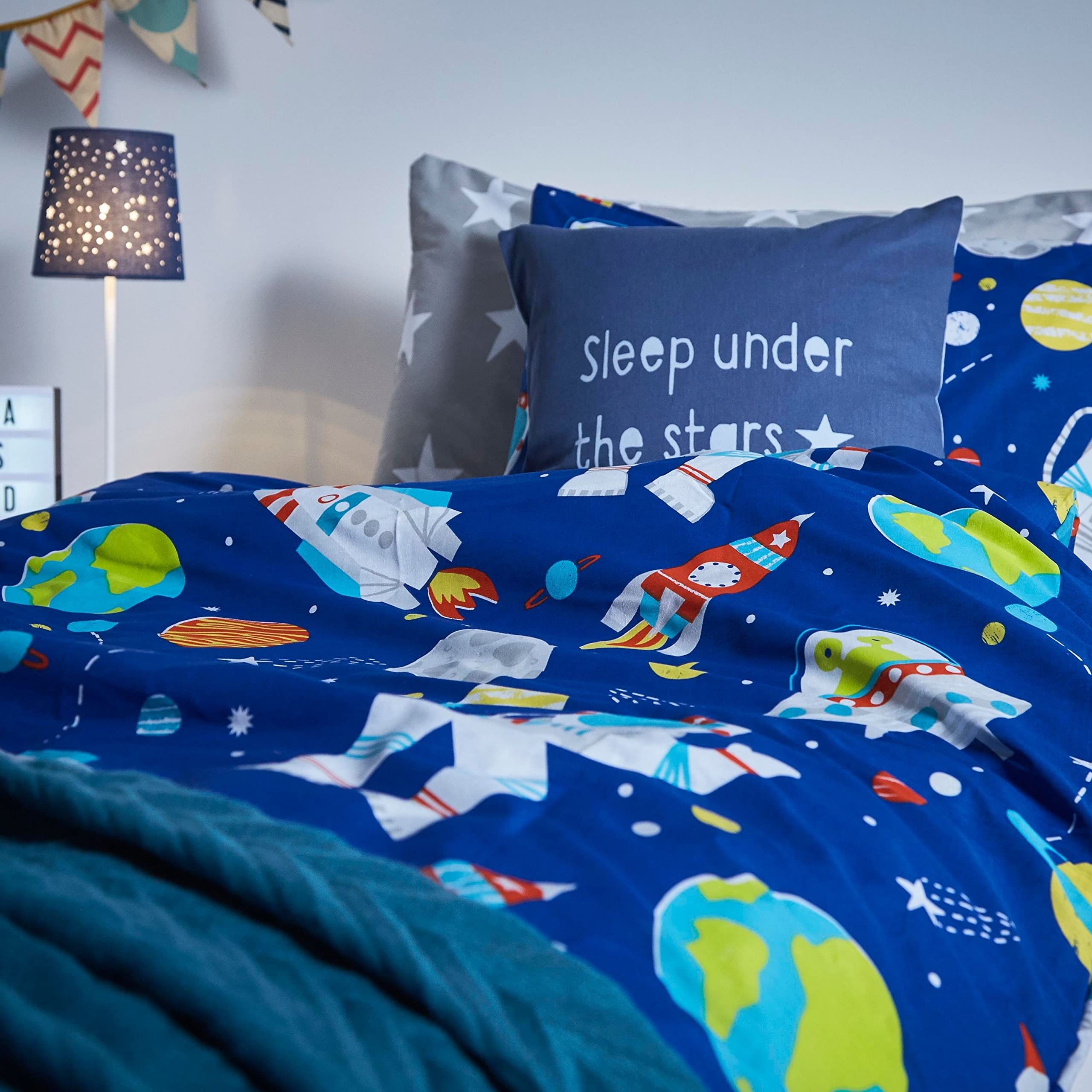 Bloomsbury Mill – Set Copripiumino Singolo – Lo Spazio Esterno, Pianeti e Razzi - Lenzuola Letto Reversibile Per Ragazzi e Ragazee - Set di biancheria da letto per bambini - 135 x 200 cm e Federe