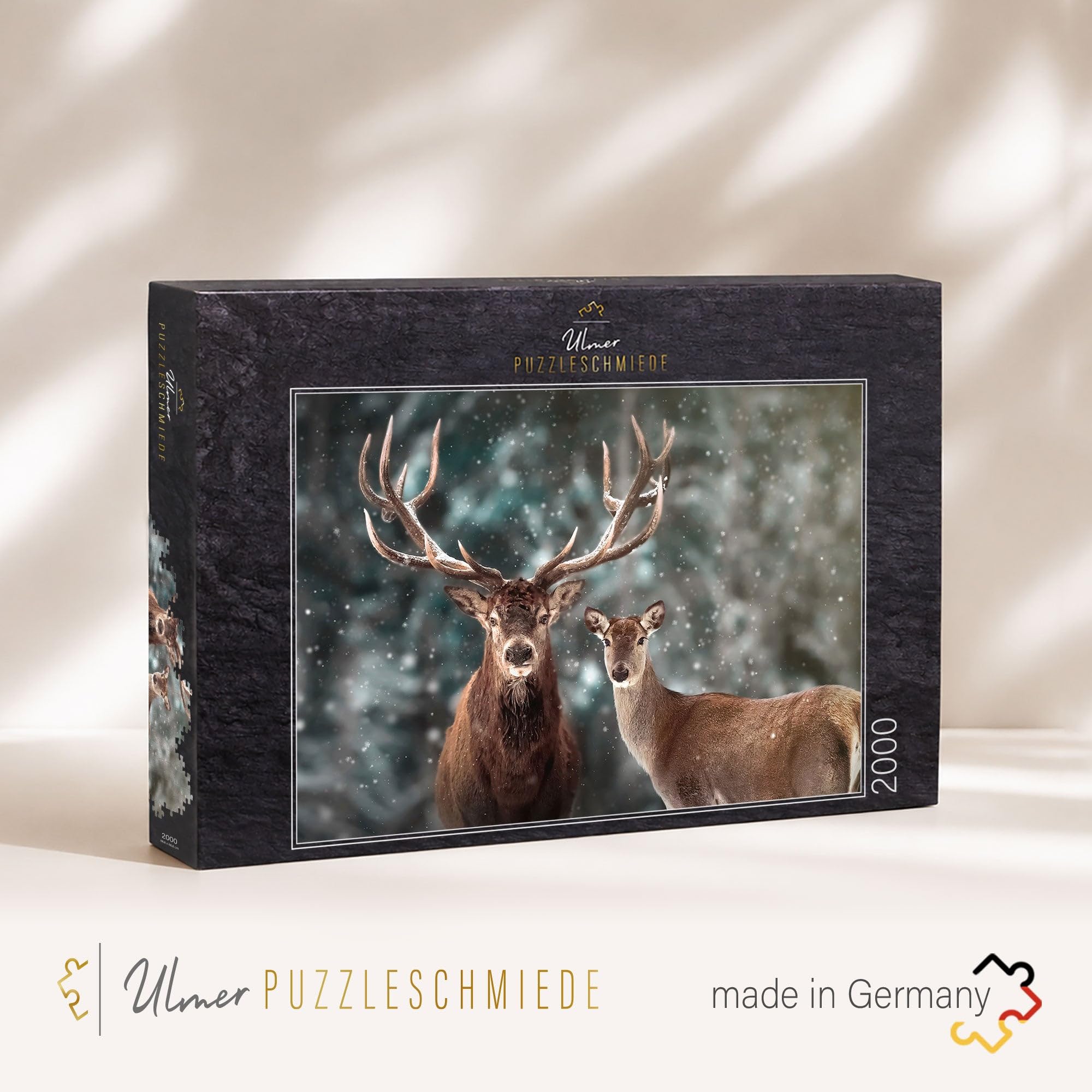 Ulmer Puzzleschmiede - Puzzle z jeleniem na zewnątrz dla dwojga - klasyczne puzzle 2000 elementów - para jeleni na zimowym tle - nowoczesne puzzle ze zwierzętami