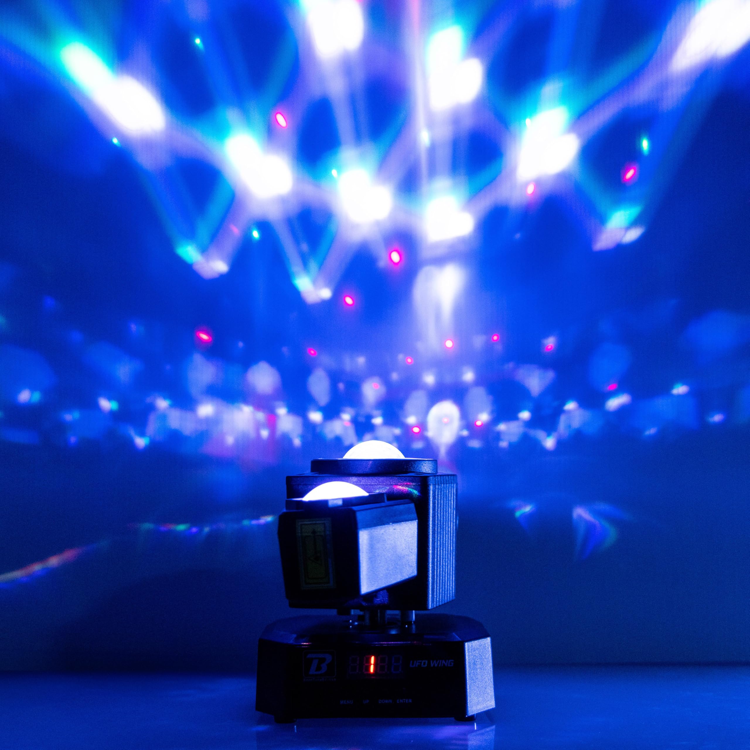 BoomToneDJ UFO Wing Jeu de Lumière LED 4-en-1 : Multifaisceaux, Stroboscope, Laser Rouge/Vert, Beam, Télécommande IR, DMX 19 canaux, Idéal DJ, Soirées, Événements