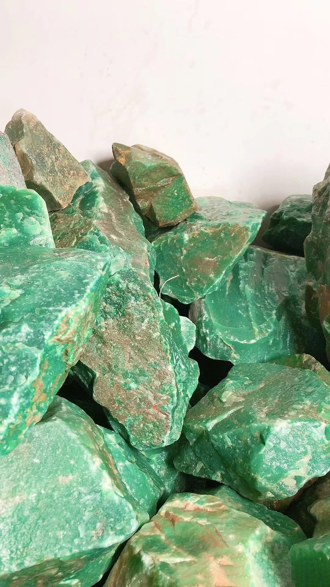 Kamienie i kryształy Brazylijski Dongling Jade Mineral Wahadło Mineralne Duży Surowy Kamień Zielony Kryształ Rzeźba Surowiec Kryształy