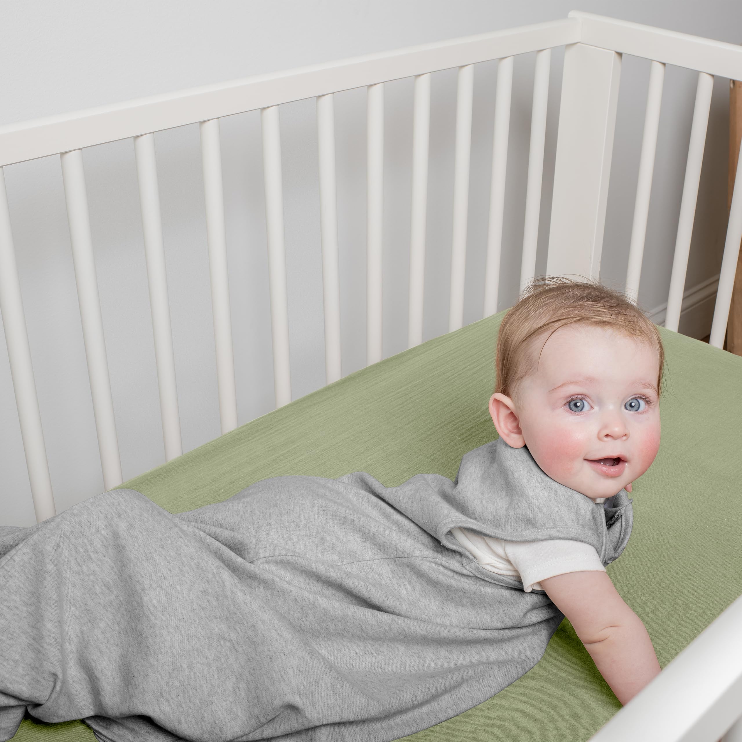 SwaddleMe by Ingenuity, Saco de dormir de muselina, para edades entre 3 y 18 meses, entre 6,35 y 11 kilos, 1 TOG, 1 unidad - Musgo