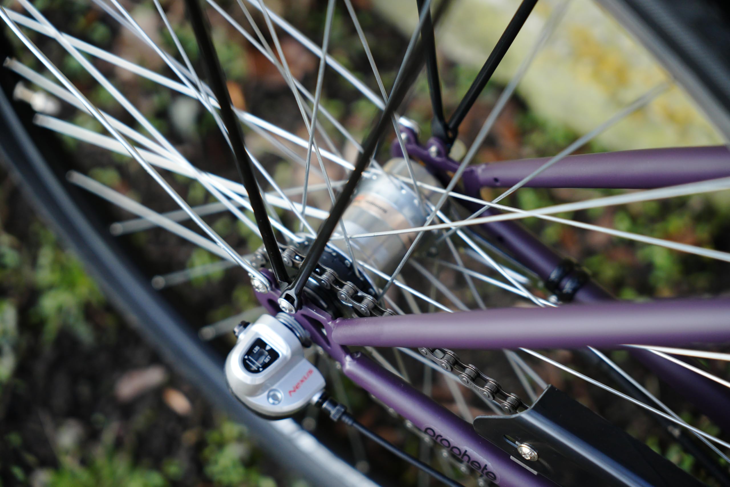 Prophete GENIESSER 100 28 Zoll Citybike Damen mit 3 Gang Nabenschaltung LED Beleuchtung Rücktrittbremse und V Bremse RH 46 cm Dark Purple matt
