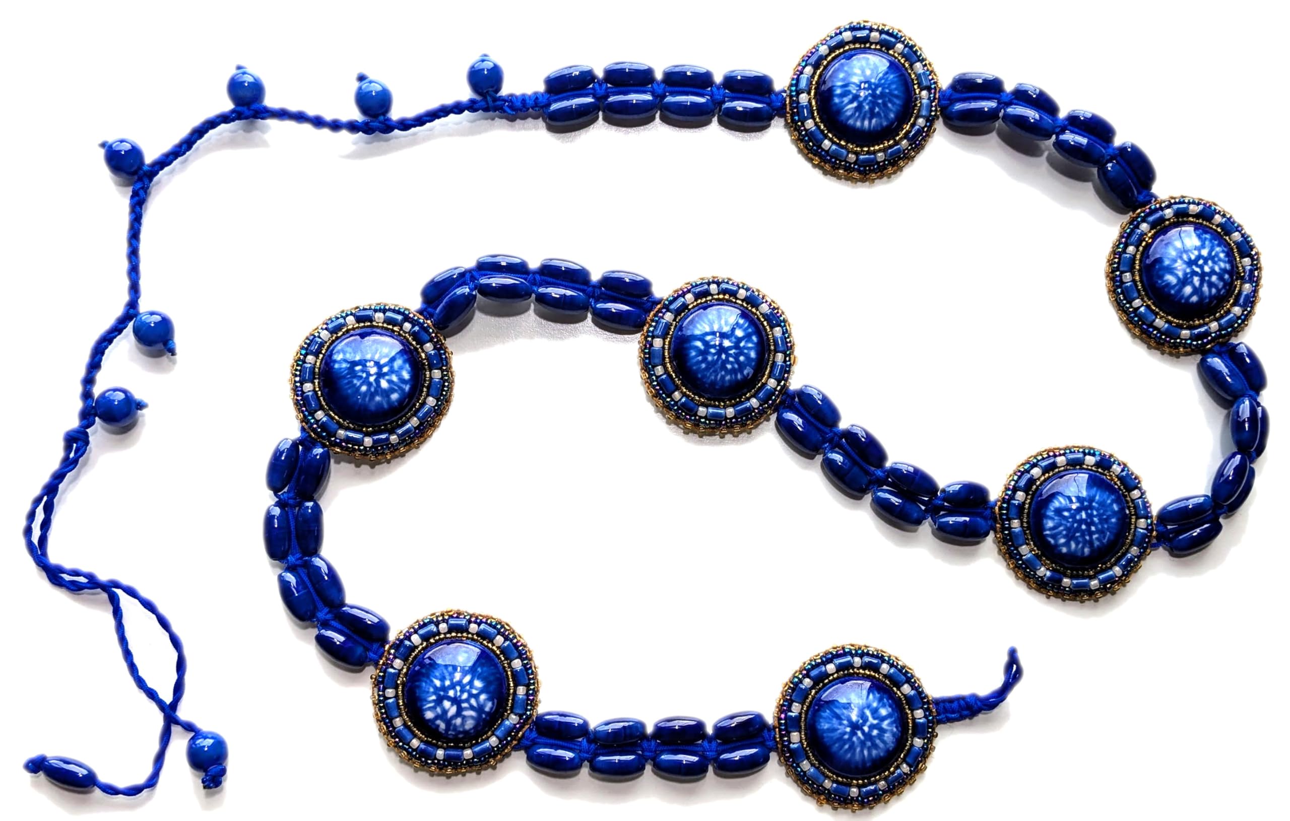 Ceinture artisanale pierre bleue pour ceinturer une robe ample