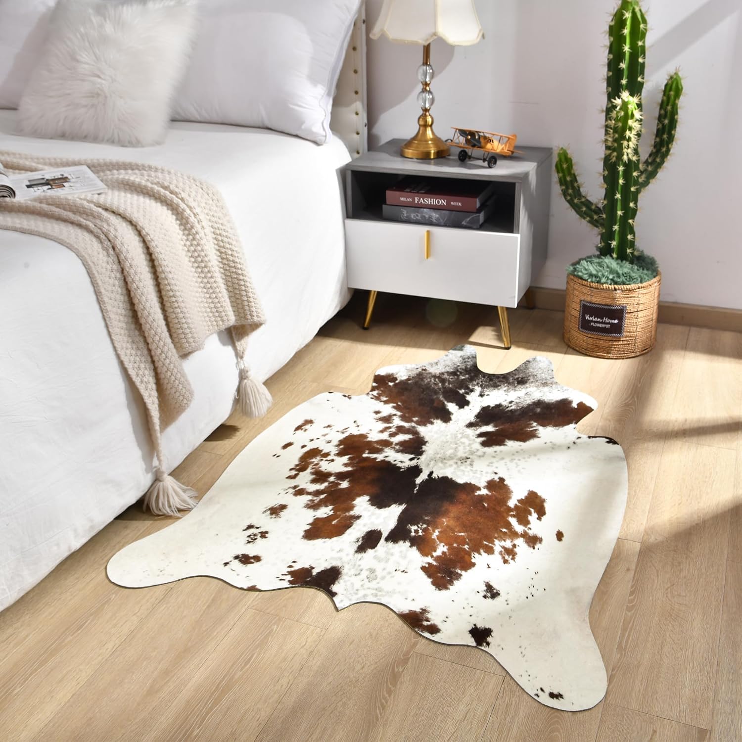 Premium Cowhide Rug 3 x 4 Feet,Western Decor Faux Cowhide,Thickened Cow Print,Cow Rug for Bedroom Living Room Home Office Decor
