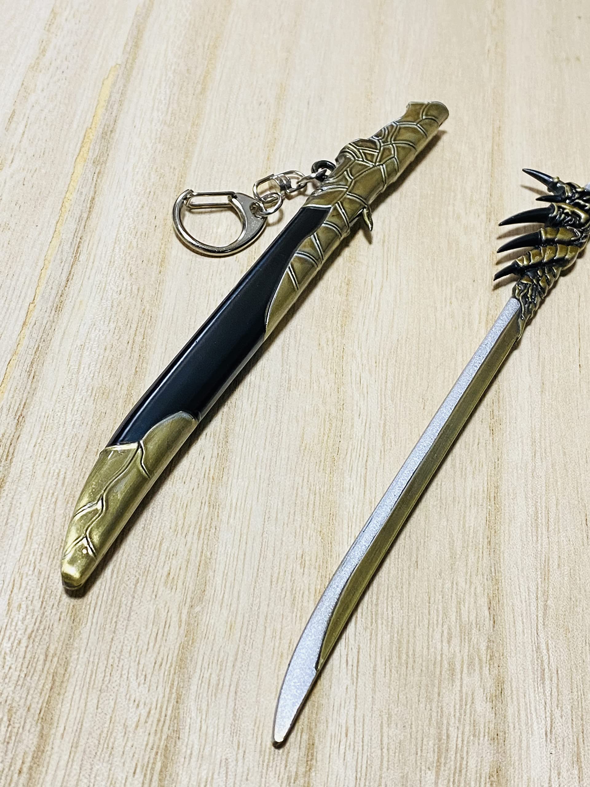 Amazon | 飛竜刀 金 モンスターハンター モンハン 剣 ミニ武器 剣 槍