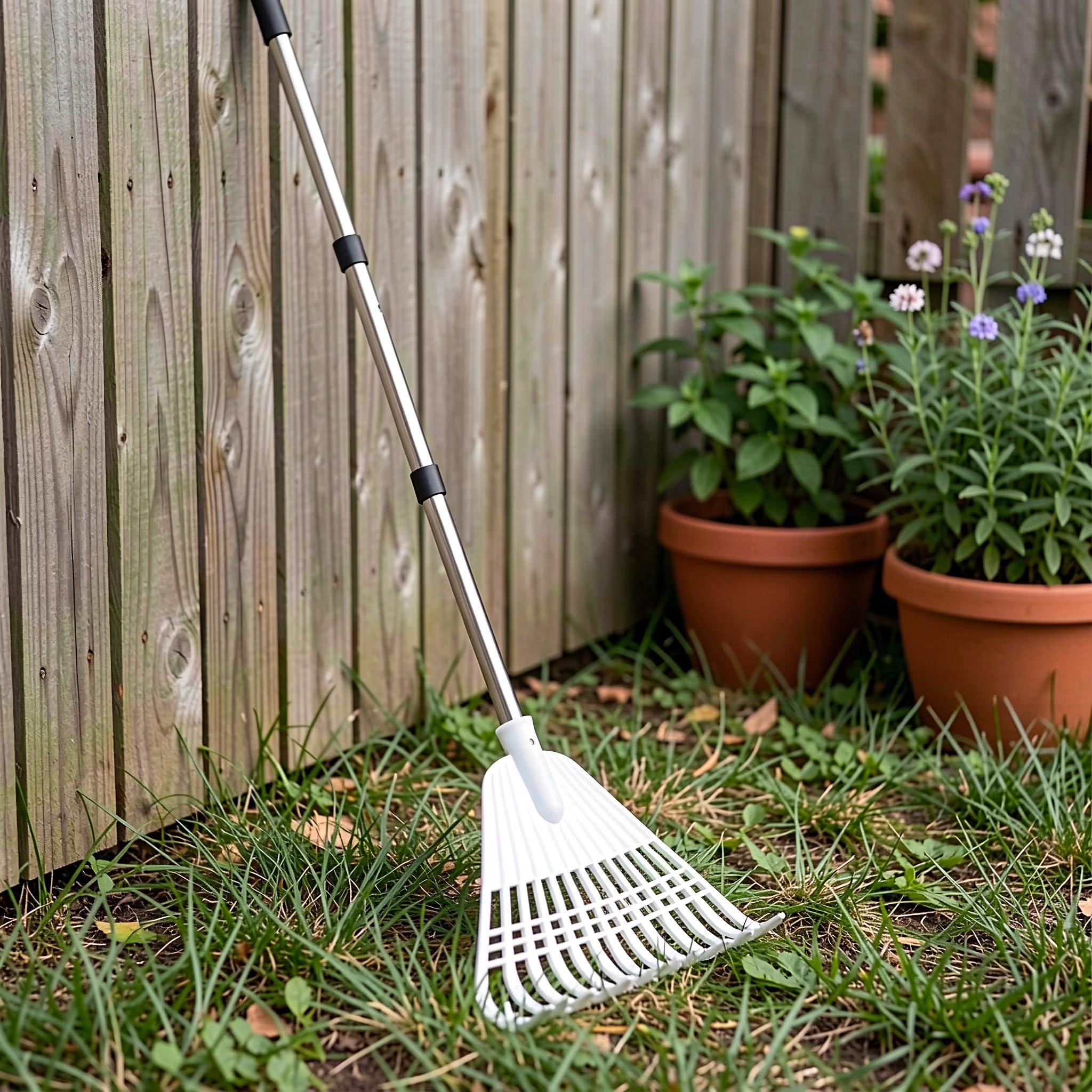 INOOMP Rastrello da giardino con testa in plastica resistente per una
