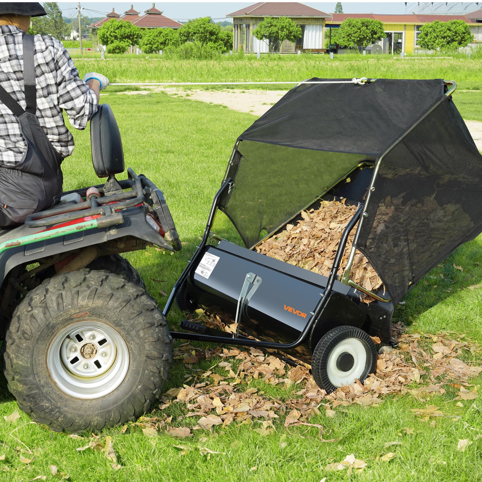 VEVOR Spazzatrice da Giardino Trainata, Spazzatrice per Foglie da 127 cm, Raccoglitore di Foglie ed Erba di Grande Capacità da 736 L con Altezza Regolabile per Cortile, Prato, Fattoria