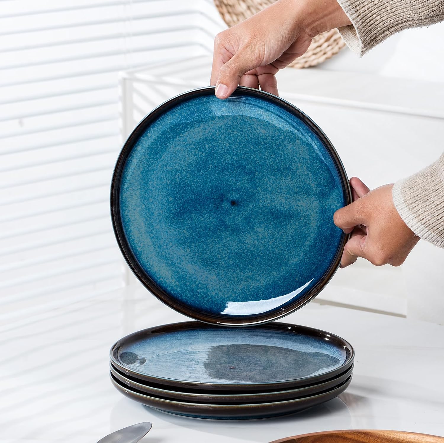 Jusalpha Set of 4 Ceramic Dinner Plates, 10 Inch, Dark Blue Reactive Glaze, Porcelain, Modern Shape, Microwave & Dishwasher & Oven Safe (4, 10 Inches)