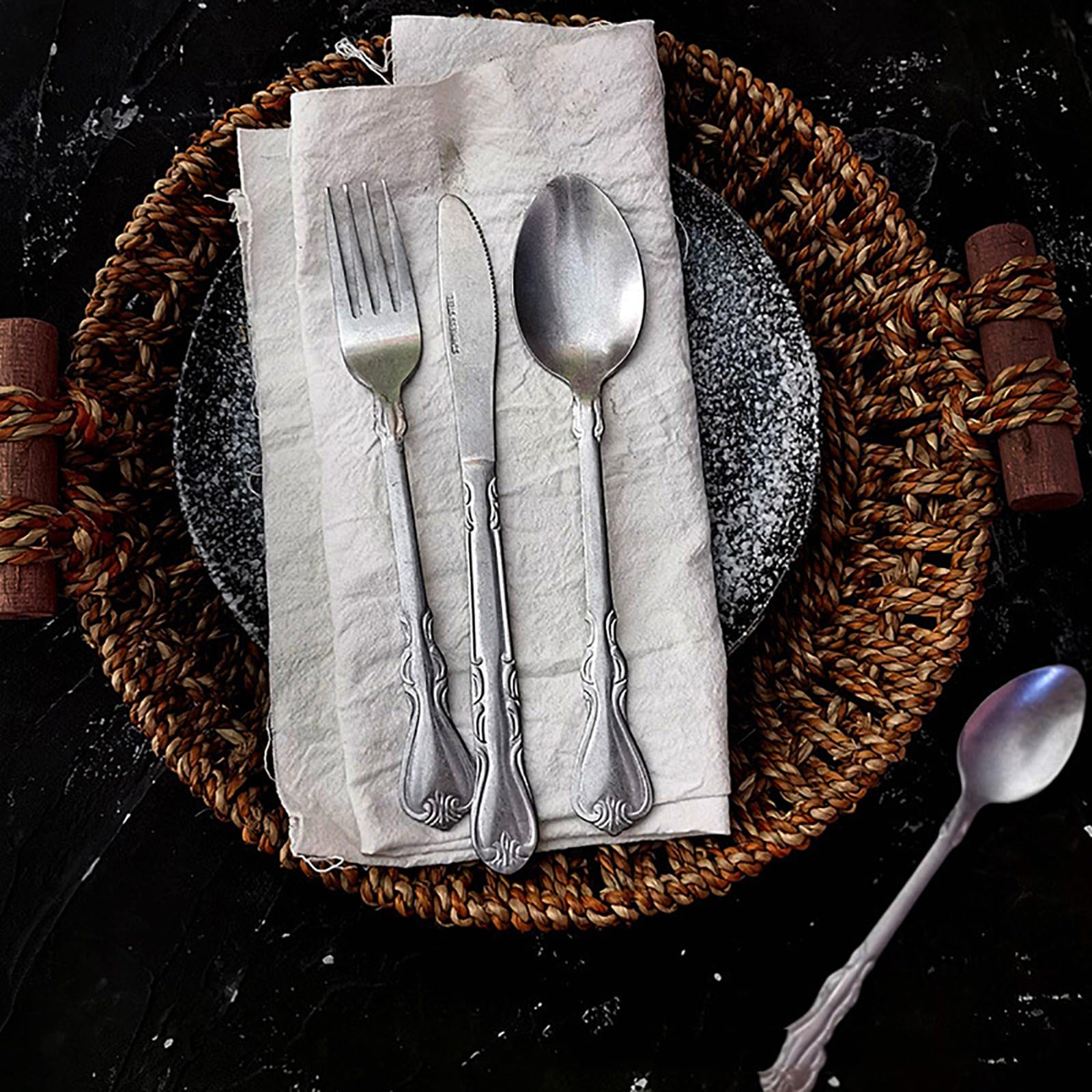 64 Piece Silverware Set Service for 16 Frosted Retro Cutlery Utensil Set Durable Home Kitchen Eating Tableware Set