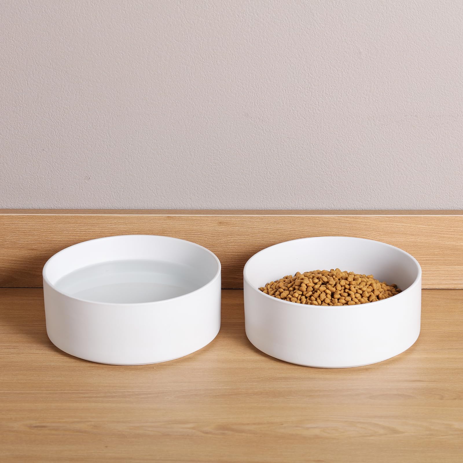 Cuenco blanco de cerámica para perros para razas medianas y grandes, plato de agua para comida para perros, pesado, porcelana antideslizante, extra grande, cuenco para mascotas de 9.4 pulgadas