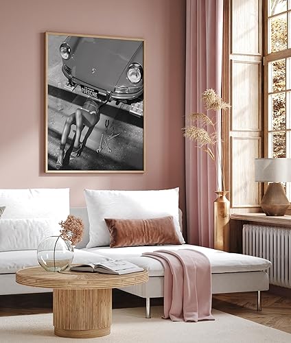 Miniatura 6 de Monem Art - Póster de mujer bajo el automóvil clásico, impresión de mecánico sexy, arte femenino, arte entusiasta del automóvil, arte en blanco y