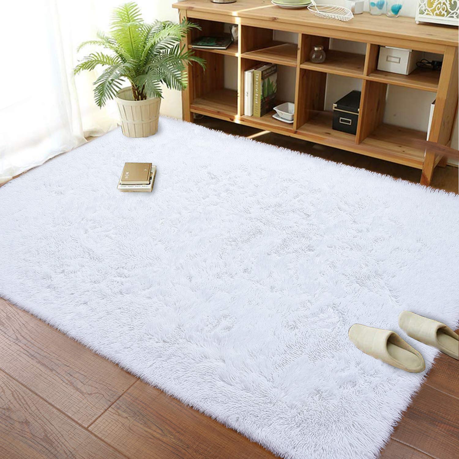 Soft Modern Shaggy Fur Area Rug for Bedroom Livingroom Decorative Floor Carpet, Non-Slip Large Plush Fluffy Comfy Warm Furry Fur Rugs for Boys Girls Nursery Accent Rugs 4x6 Feet, White