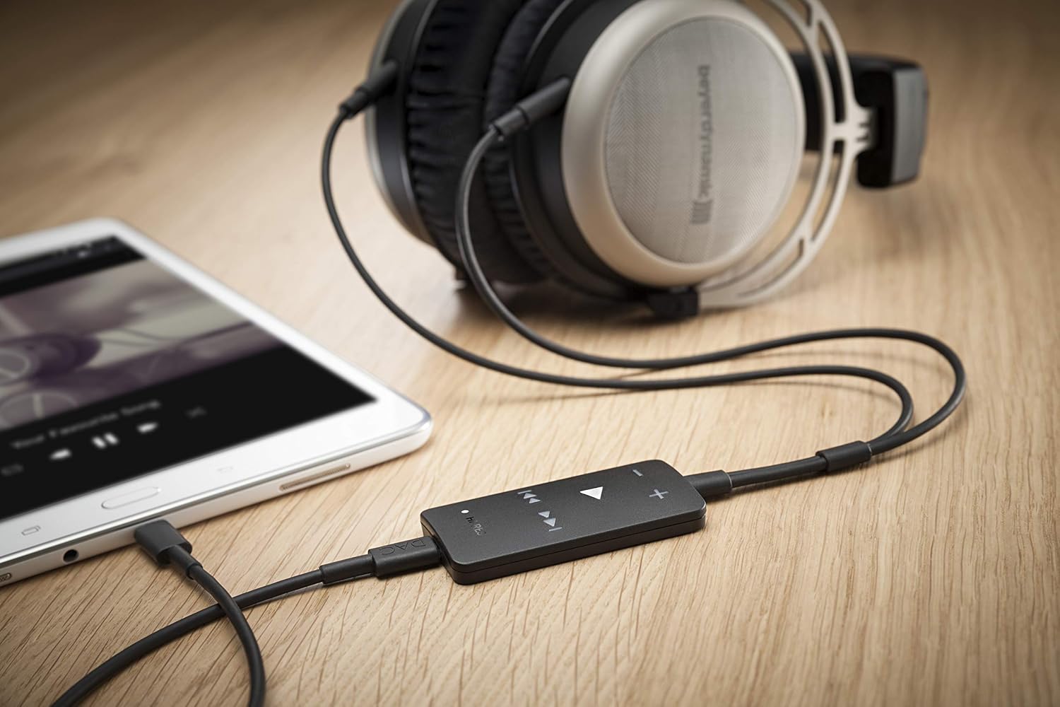 beyerdynamic Impacto Essential connected to an Android tablet