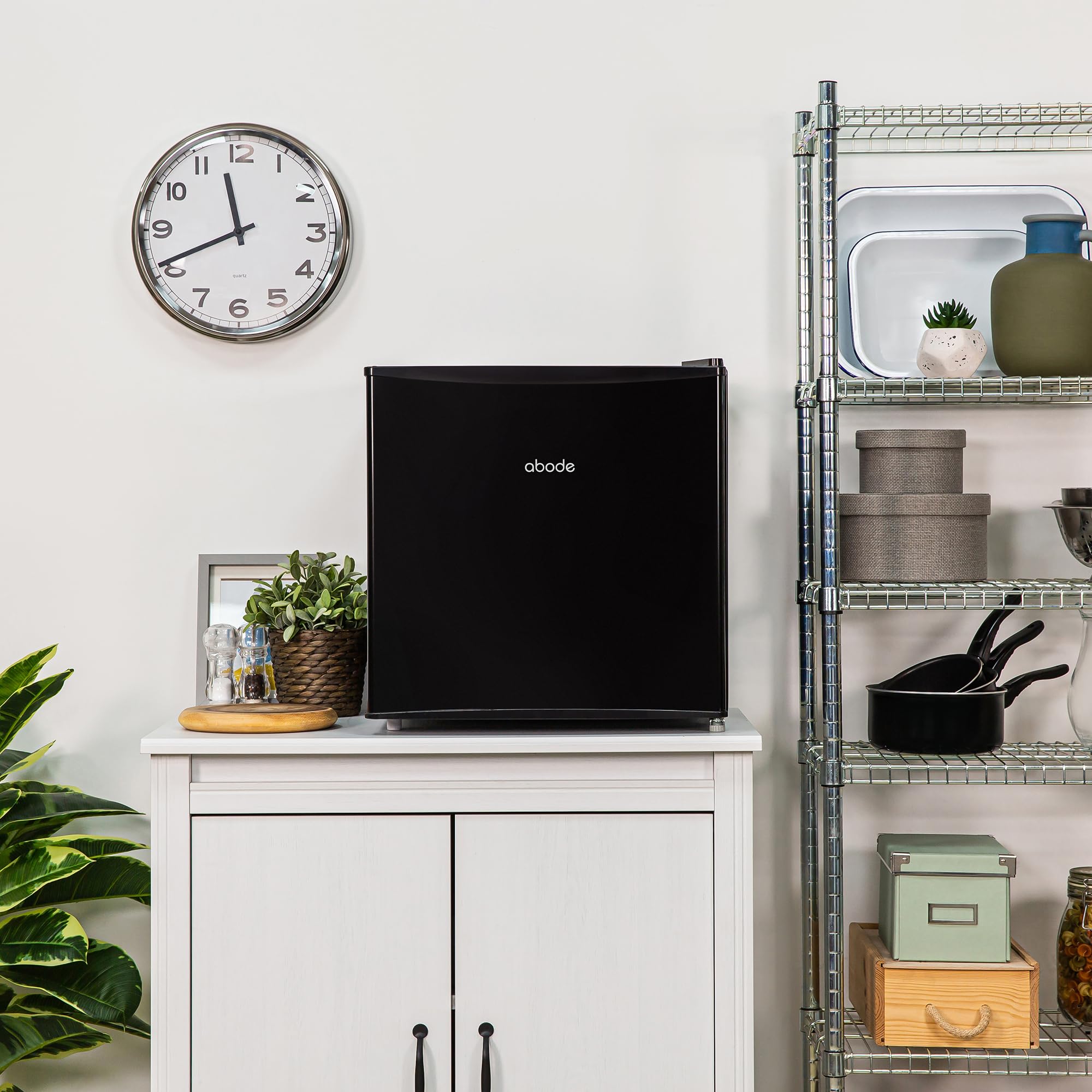 Abode Table Top Mini Fridge Black Freestanding 43 Litre Capacity with Reversible Door & Ice Box, Adjustable Feet & 1 Wire Shelf ATTF0E1B (Black) — view 5