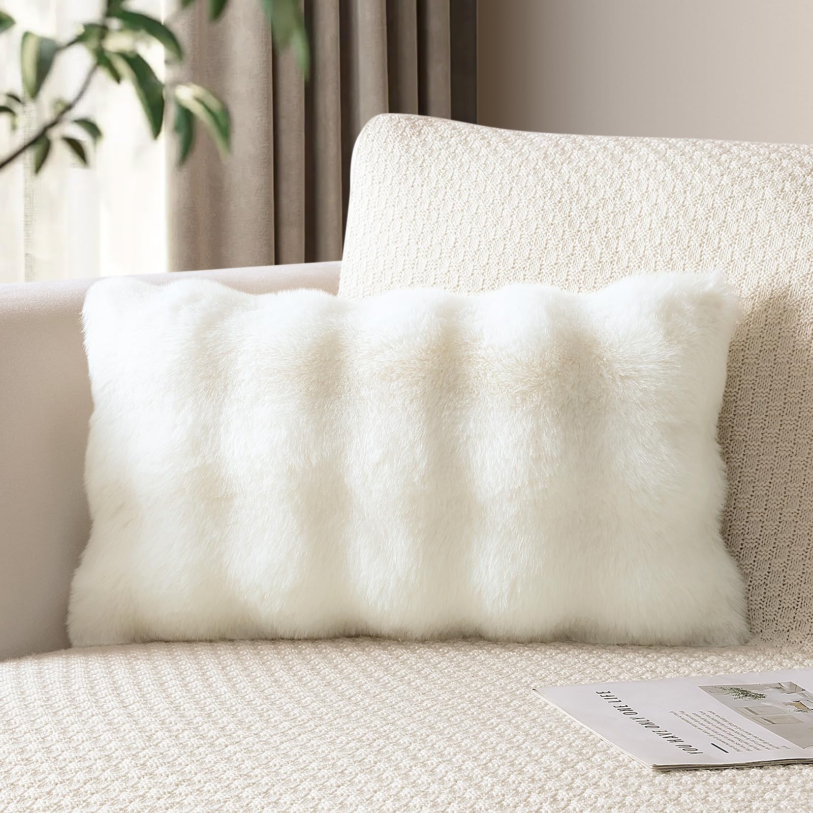 JOTOM Set of 1 Plush Cushion Cover 40x60 cm Soft Decorative Throw Pillow Cover Fluffy Faux Fur Pillowcase for Couch Sofa Bedroom Pillow 16x24 Inch (Cream White)