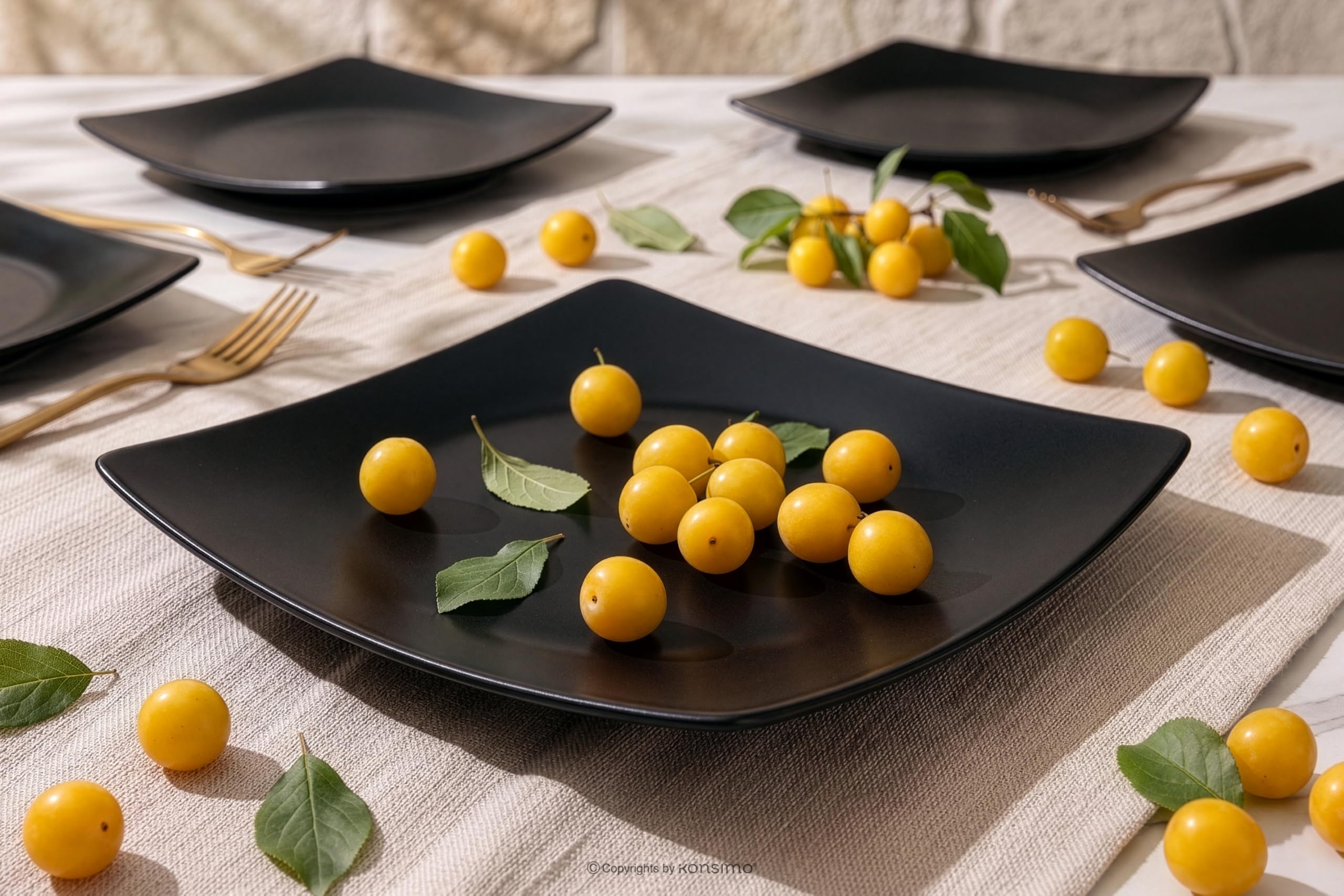 KONSIMO EPIRI Geschirrset 6 Personen, 18-teiliges Tafelservice aus Steinzeug – Modernes Teller Set mit Speisetellern, Frühstückstellern & Schalen Geschirr Set (Schwarz Matt, für 6 Personen)