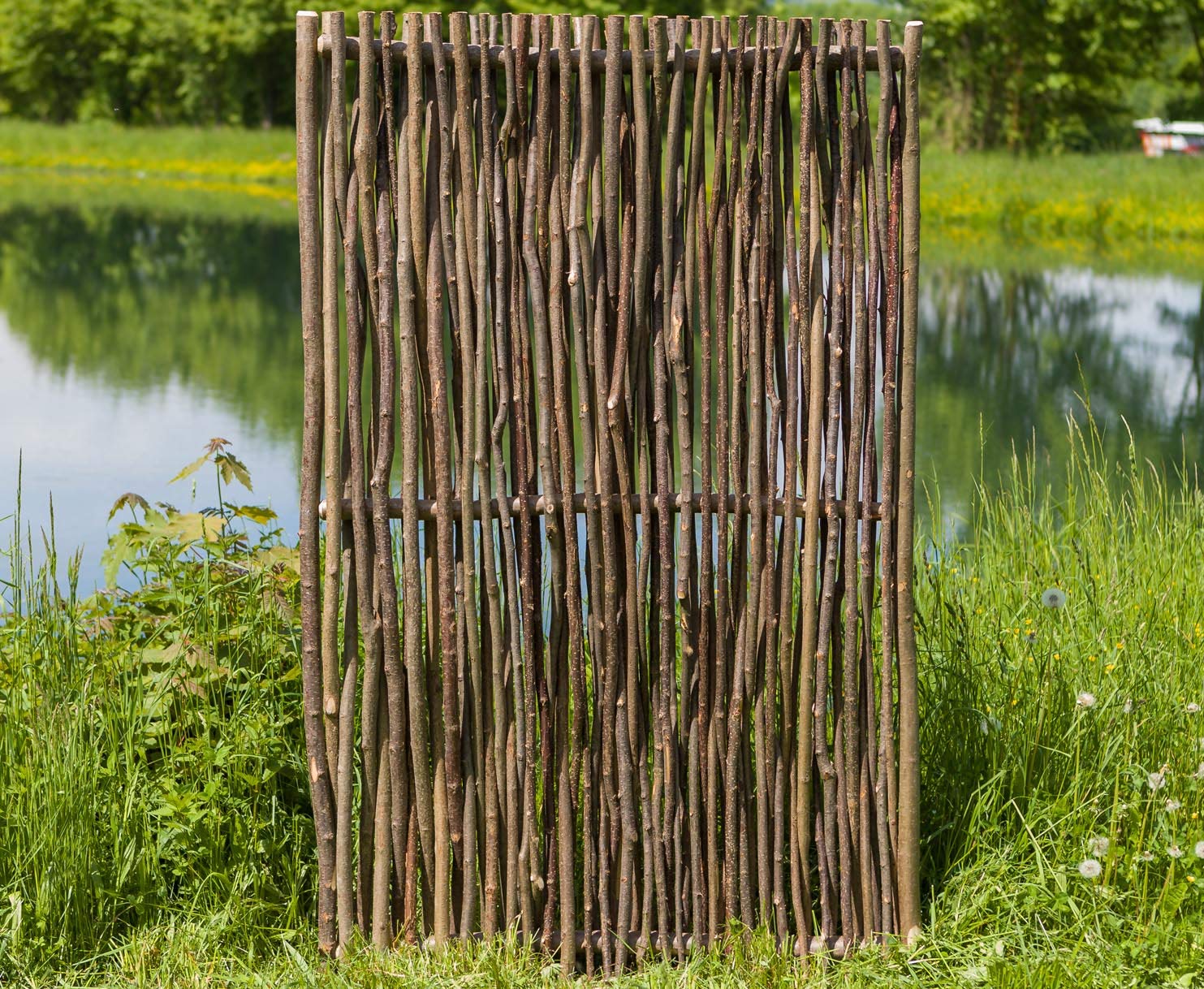 Haselnusszaun Sichtschutz 150 x 150cm - Sichtschutzzaun Element aus Haselnuss made in EU
