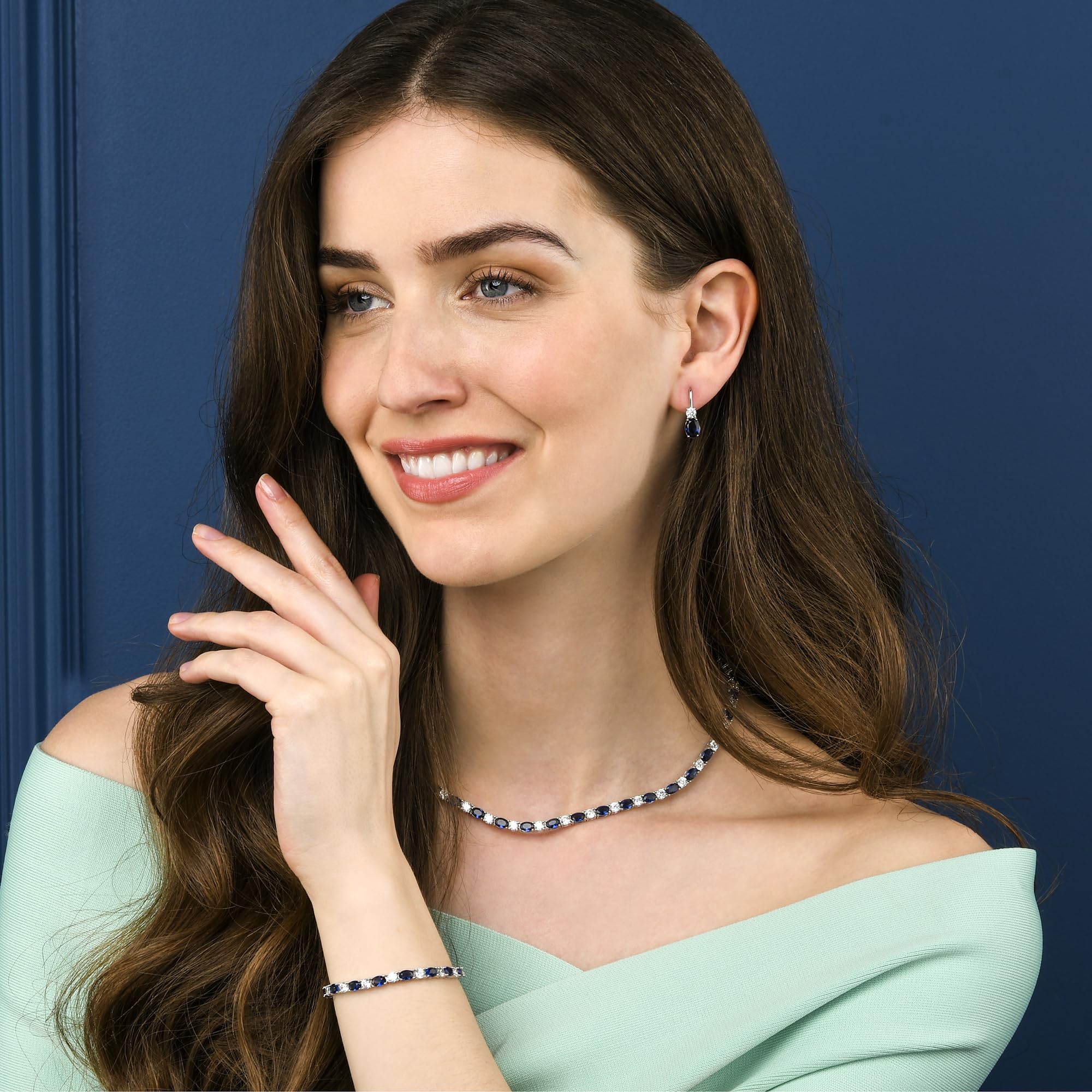 Diamond Treats 925 Sterling Silber Ohrringe für Damen und Teenager, süße Tropfenohrringe für Frauen mit grünen, blauen oder roten Zirkonia-Steinen, elegante Leverback-Ohrringe aus 925 Silber