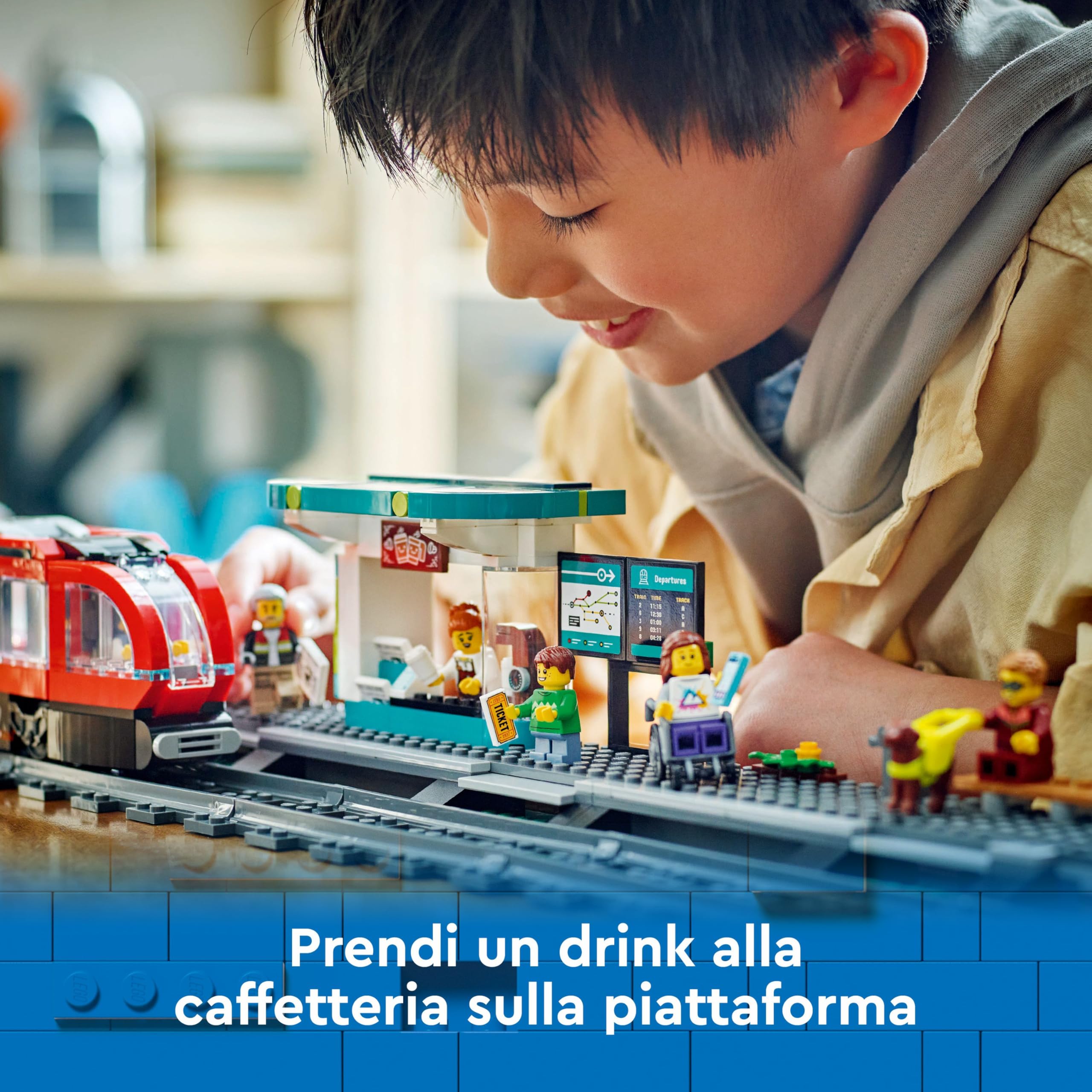 LEGO City Tram e Fermata del Tram, Treno Giocattolo da Costruire con Stazione e Vagoni Ferroviari, Giochi di Ruolo per Bambini e Bambine da 7 Anni in su con Minifigure, Idea Regalo di Compleanno 60423