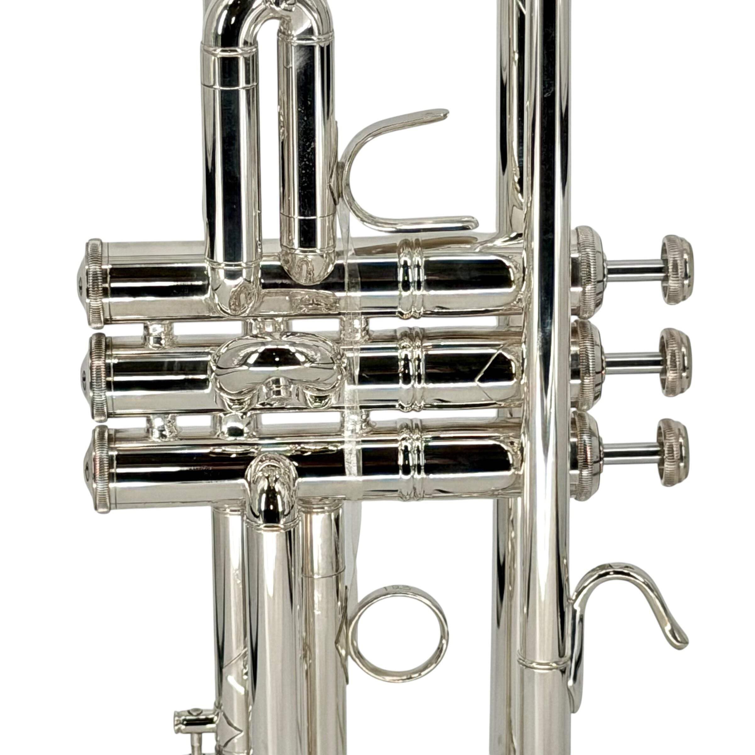 Amazon.co.jp: Bach 180S37 Stradivarius Series Bb Trumpet - Silver