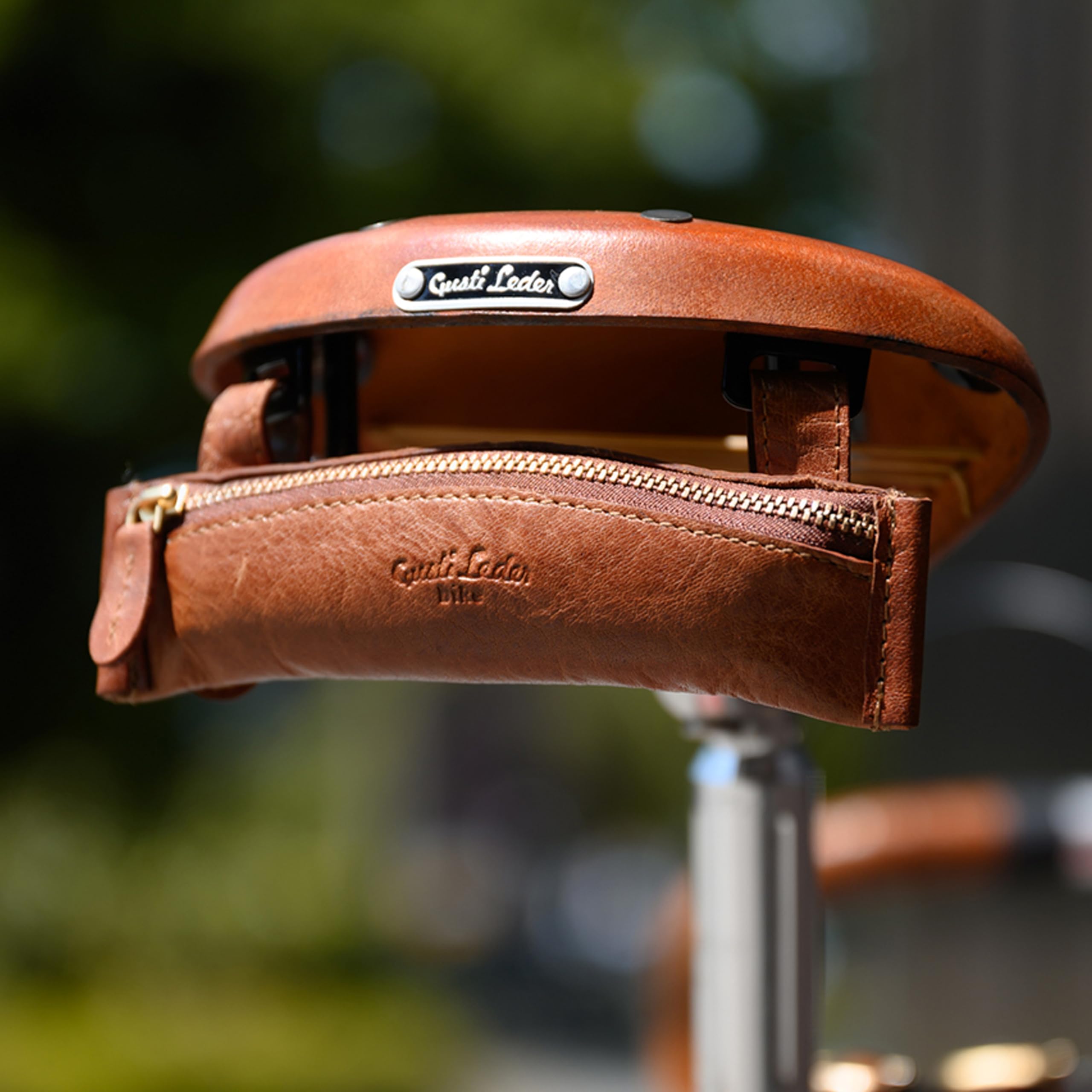 Gusti Brooks - Copertura per Sella in Pelle per Sella di Regan, Accessorio di Protezione per Sella da Bicicletta, Compatibile con Brooks