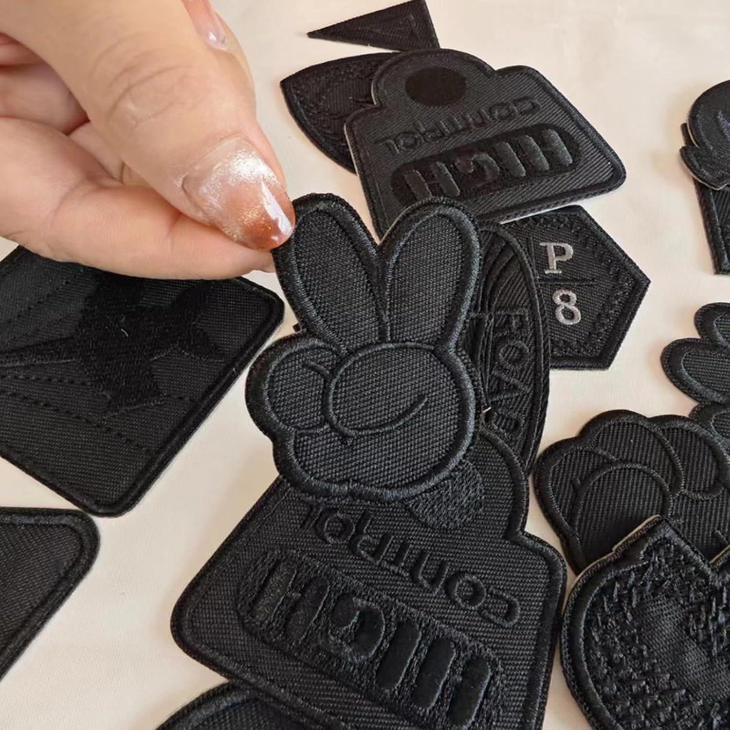 Clothing Repair Patch, 6PCS Down Jacket Repair Patches, Self Adhesive Decoration Patches for Jeans Jacket Clothing Handbag Shoes Caps Down Jacket Bag Outerwear (Style A
