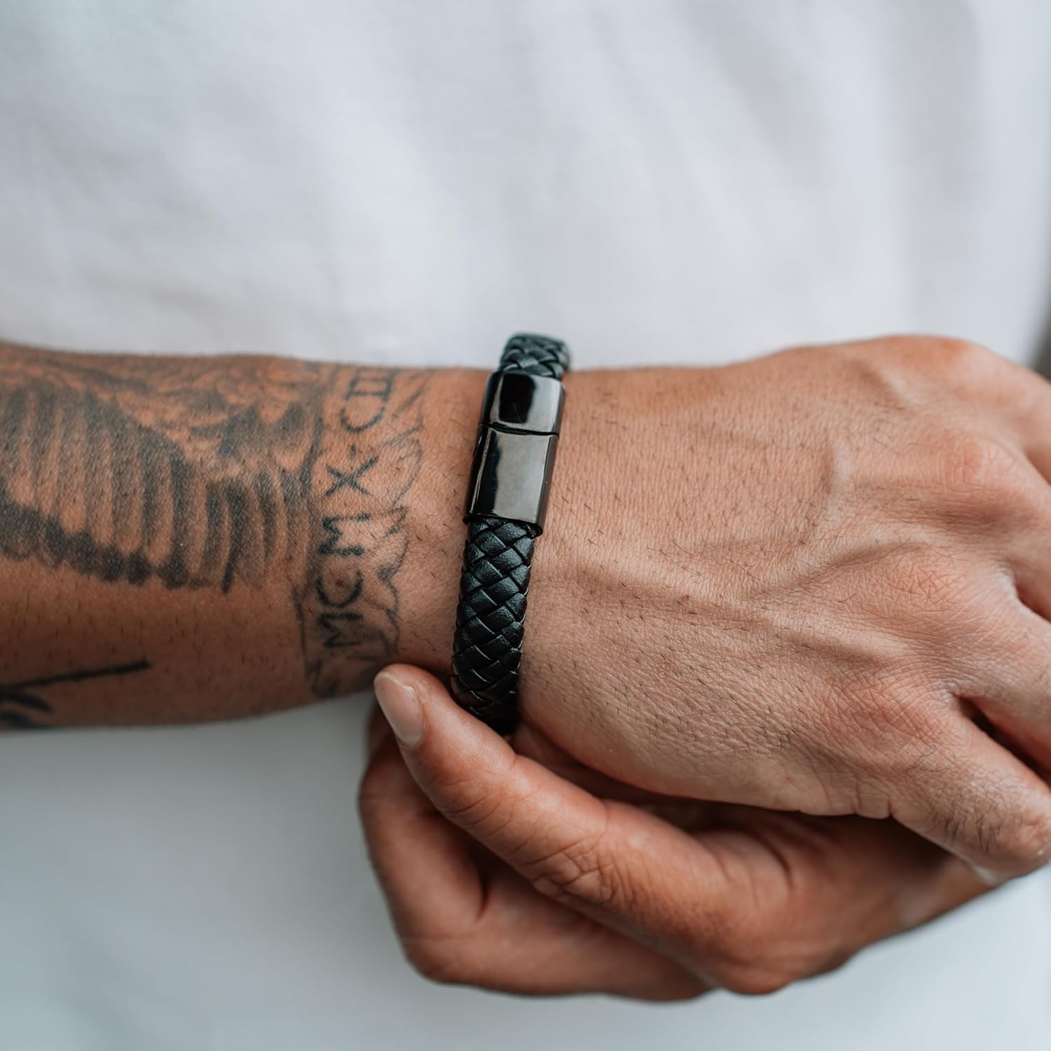 SERASAR | Premium Bracelet for Men in Genuine Black & Brown Leather | Magnetic Stainless Steel Clasp | Jewelry Box Included | Great Gift Idea