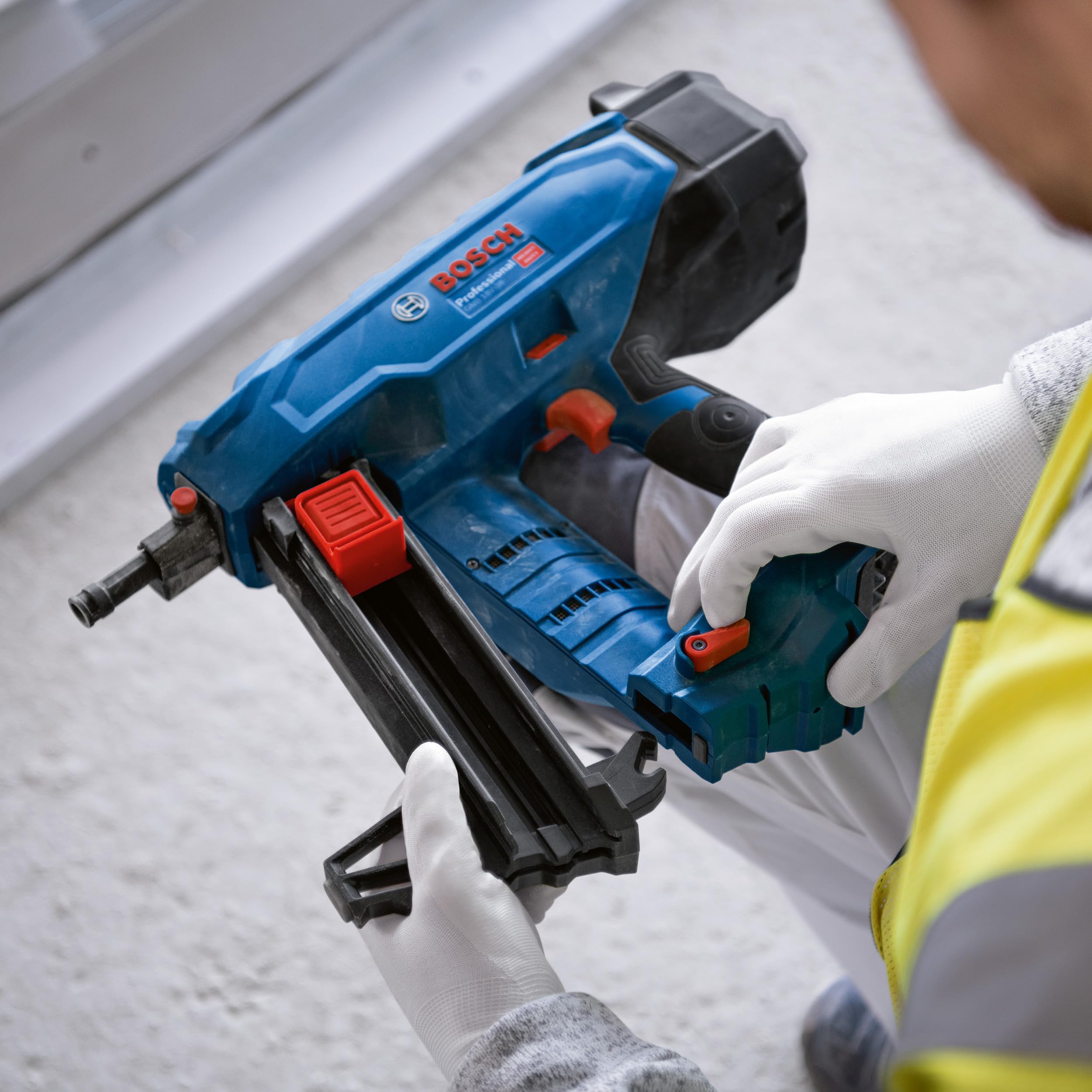 Bosch Professional 18V System Chiodatrice calcestruzzo a batteria BITURBO GNB 18V-38 (Ø chiodi 2,7–3,0mm, lung.max. chiodi 38mm, 1 perno di estraz., 1 gancio di fiss., XL-BOXX, senza batt./caricab.)