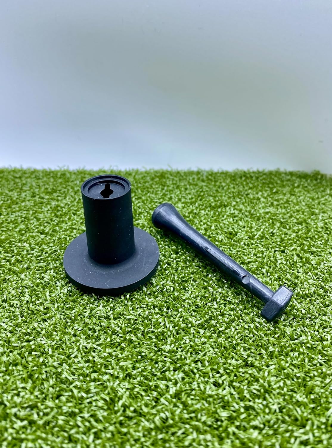 Turn & Lock Golf Tee Set – Tee + Base Combo | Secure Twist Lock Design | Consistent Height & Durability for Practice Mats