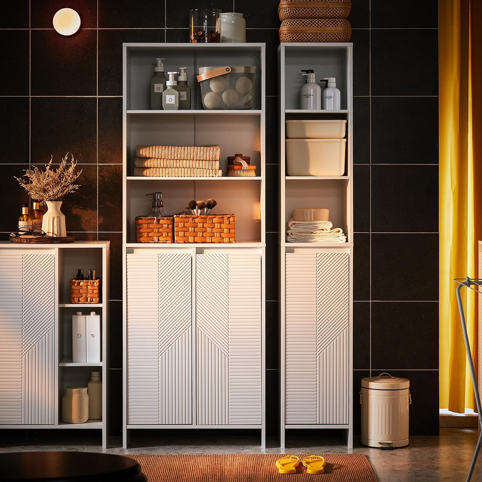 SoBuy Mueble Auxiliar Baño con Cesto para Ropa Sucia, Armario Lavadero Alto Estrecho con Puertas y Estantes Abiertos, Mueble Columna Baño Blanco 60x30x171cm BZR155-W