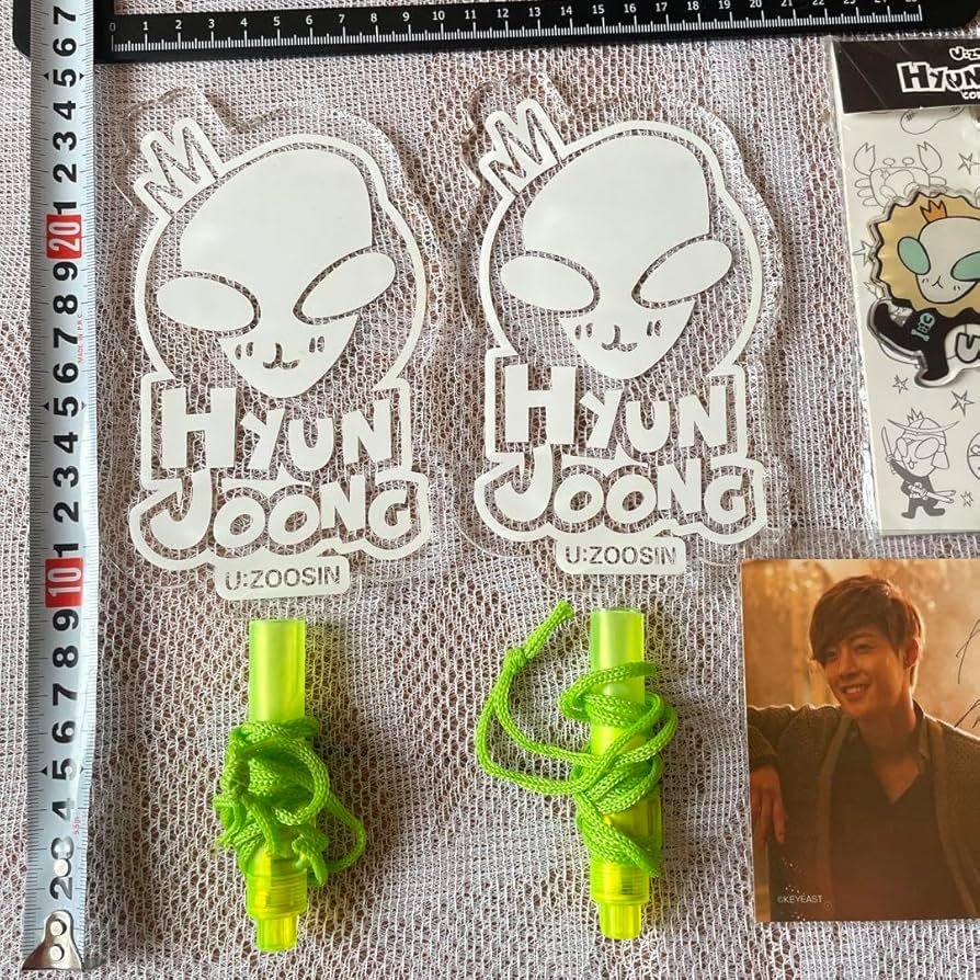 Amazon.co.jp: キムヒョンジュン 宇宙人 ペンライト キーホルダー Amazon.co.jp: キムヒョンジュン 宇宙人 ペンライト キーホルダー