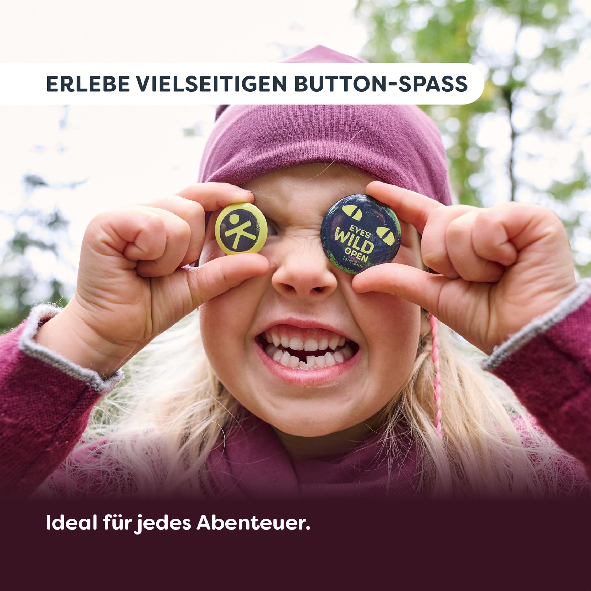 HABA Terra Kids Button Buddies – 4er-Set Ansteckbuttons für Kinder mit coolen Abenteuer-Motiven – robuste Pins für Rucksack, Jacke & Kappe – Geschenk für kleine Entdecker – 2014021001