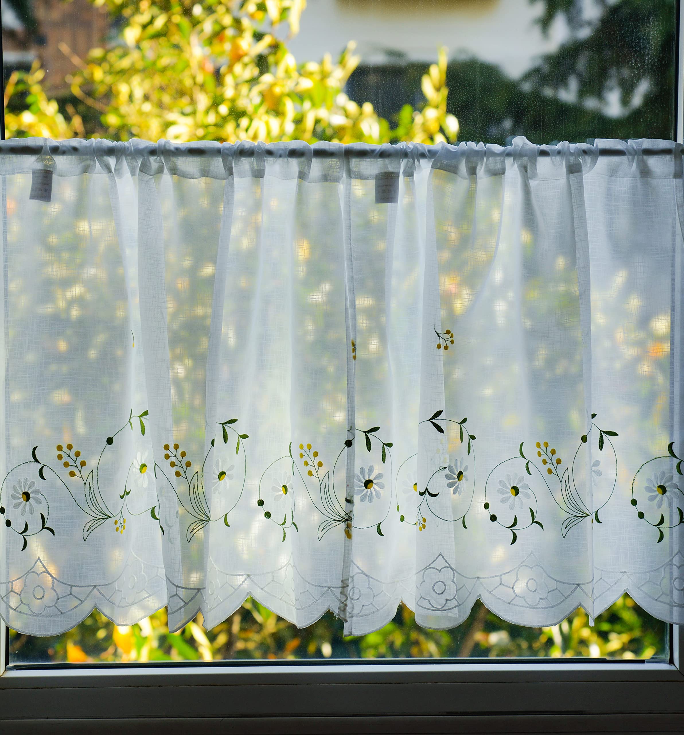 Amazon｜Wemay刺繍 花柄 カフェカーテン セット2枚組 小窓