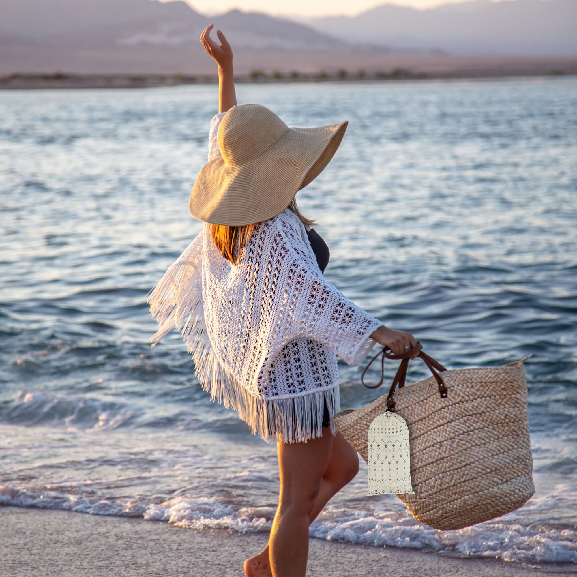 Jopee 280 x 300cm Stranddecke Sandfrei, Wasserdicht Picknickdecke für 4-8 Personen, Leicht und Tragbar Strandmatte mit 4 Heringen und 4 Ecktaschen, Outdoor Decke für Wandern, Reisen, Camping - Beige