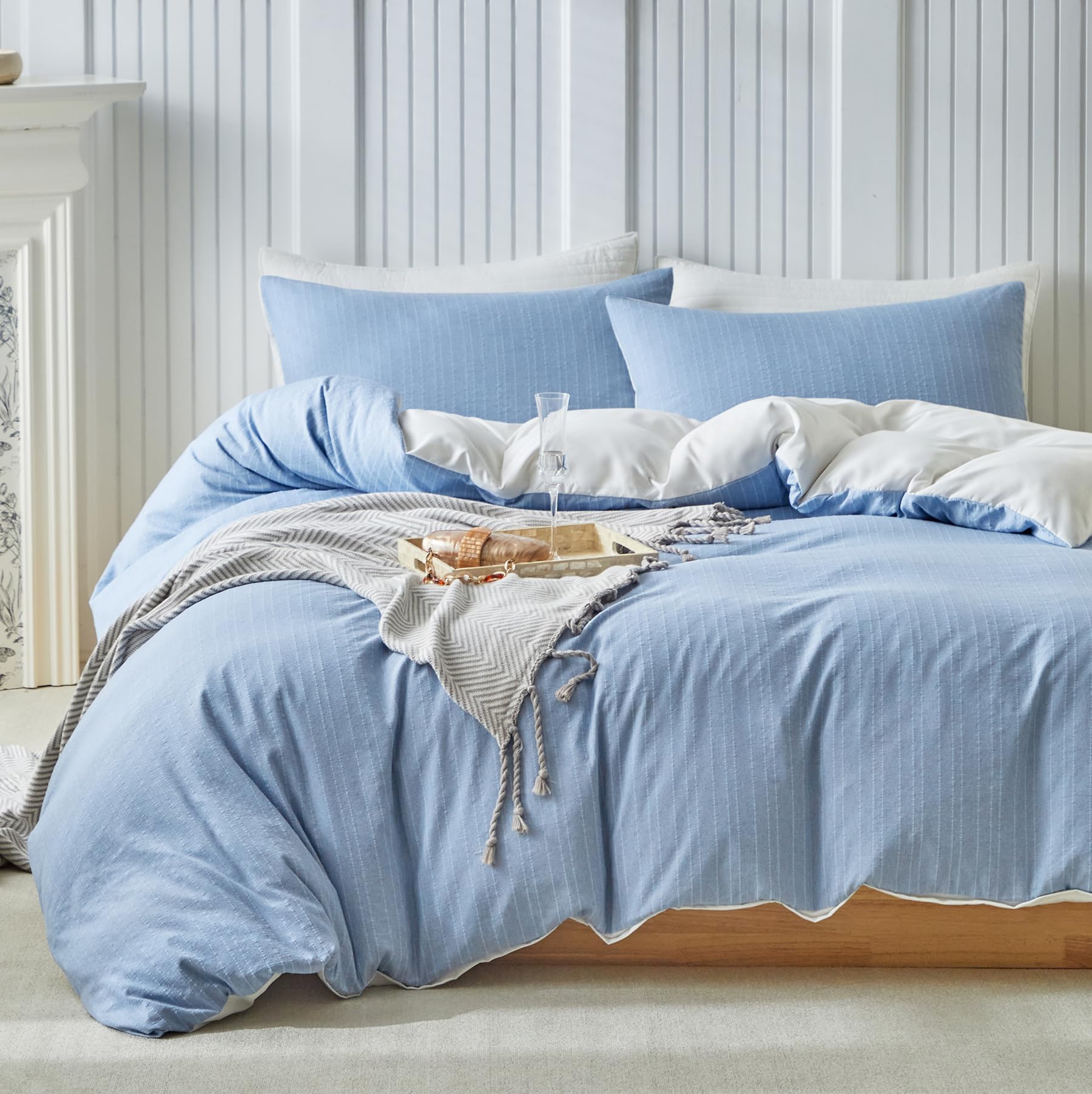 DuShow 3 Pieces Double Duvet Cover Set, Sky Blue Stripe Cationic Duvet Cover and 2 Pillowcases, Puckered Textured Bedding Set, Soft Breathable Quilt Cover Set - 200x200 cm