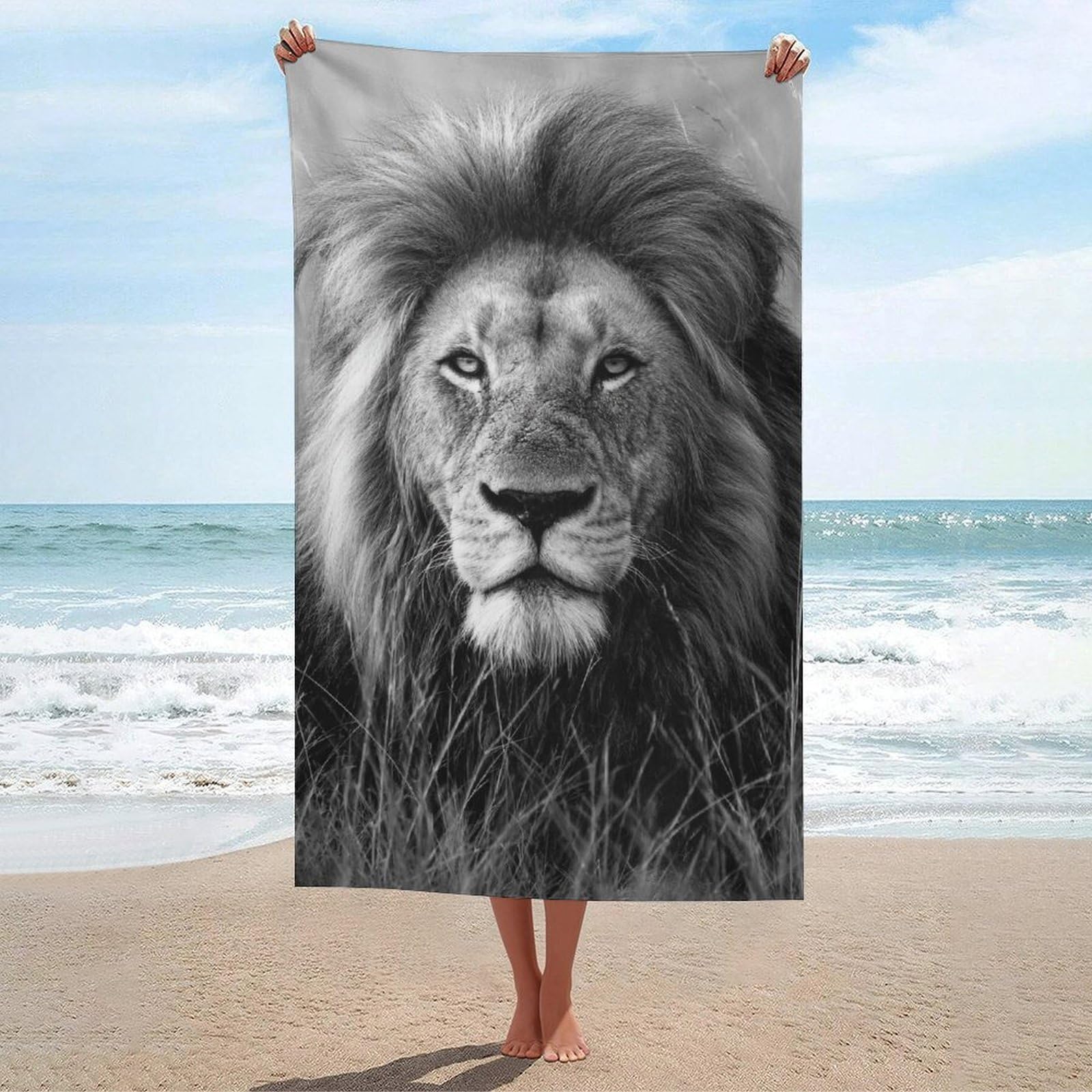 asbwuo Lion Black and White Beach Towel