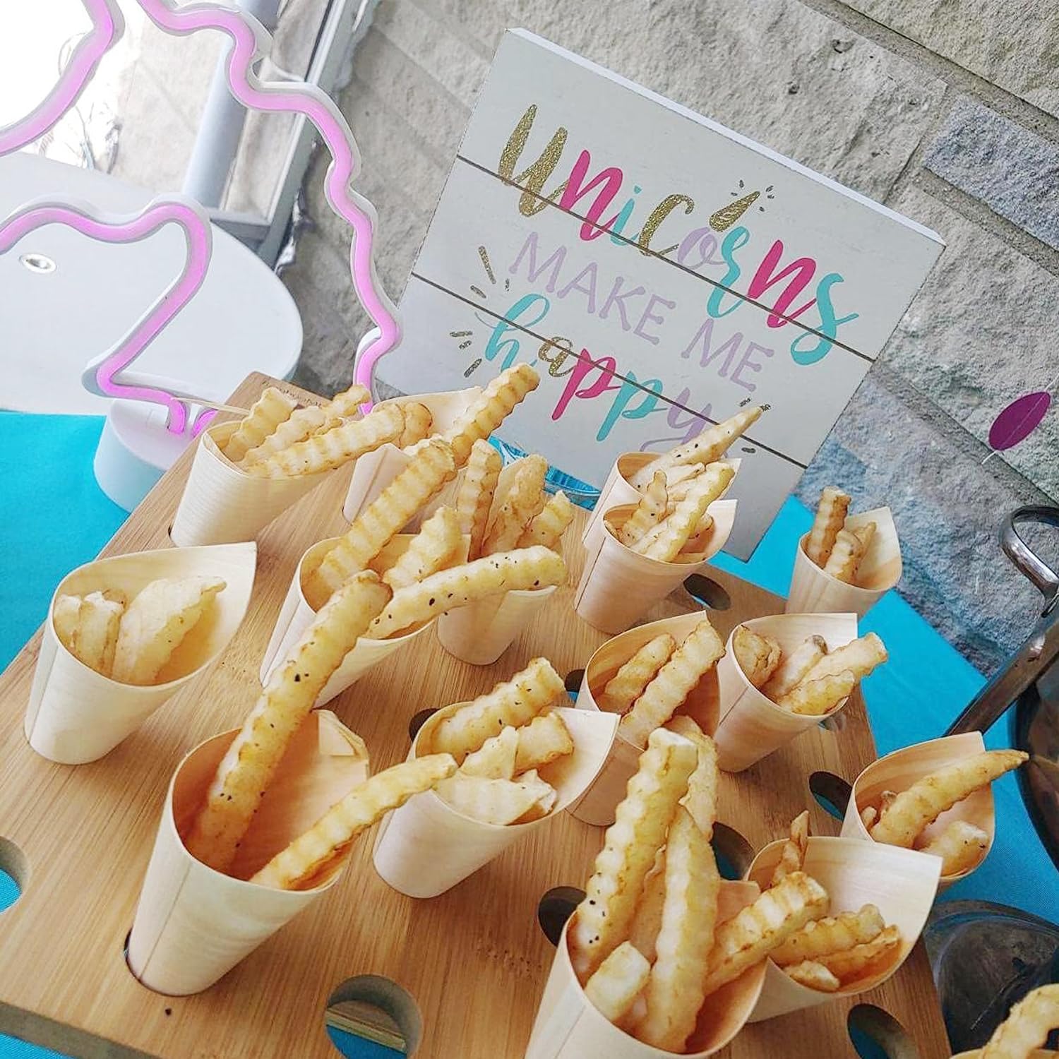 Support de cônes alimentaires en bois – Présentoir carré à 36 trous pour cônes de crème glacée, support à sushis et pop-corn pour fête d'anniversaire, buffet, restaurant, collations, desserts