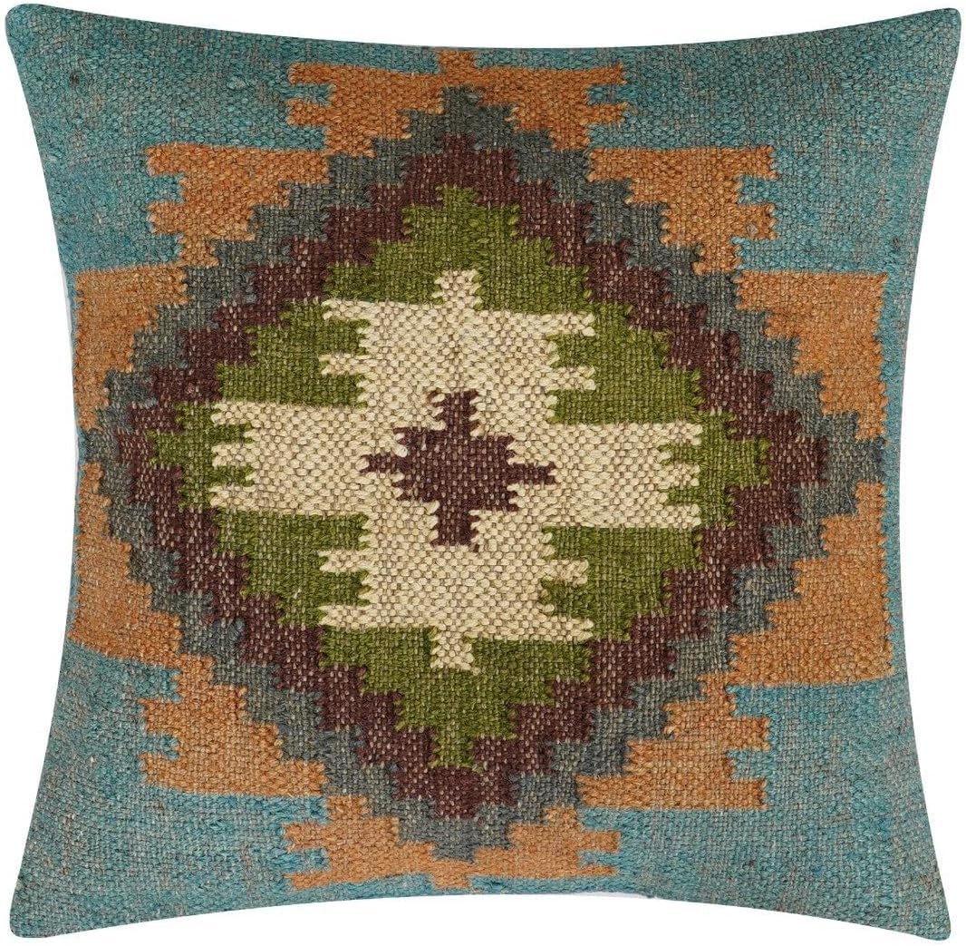 Coussins de canapé en laine motif géométrique pour salon cocooning et chaleureux